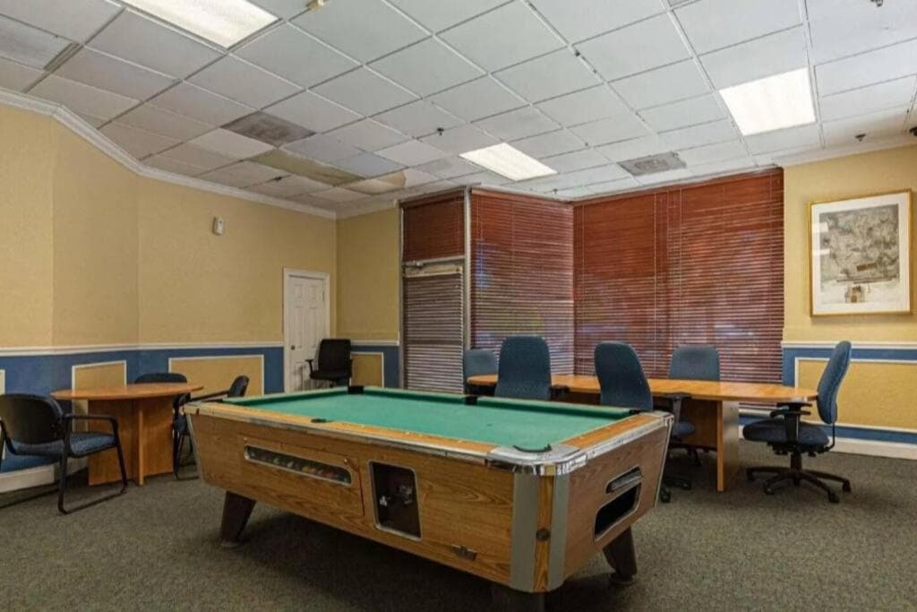 Charming Jax Apt for 4 with free parking