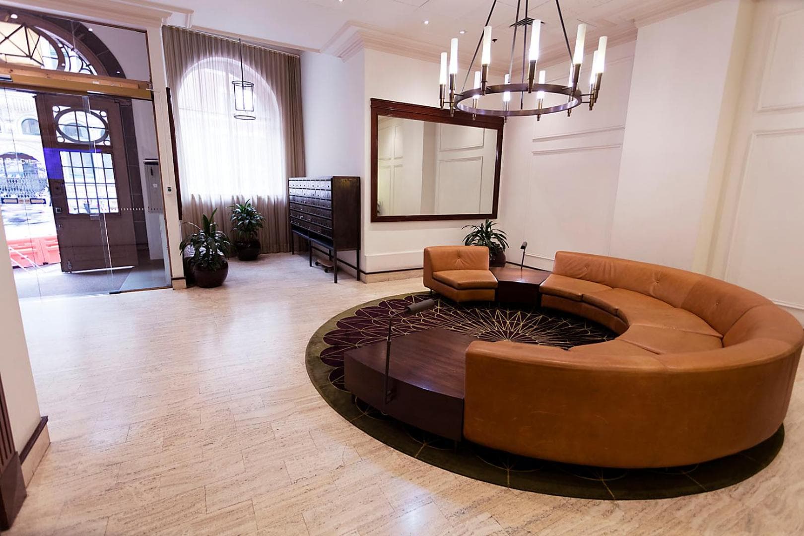 Sydney Central CBD Chic One Bedroom Apartment with Pool on Bridge St, close to everything!