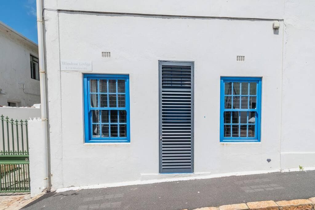 The Old Shop loft apt in the heart of Kalk Bay