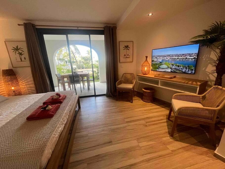 orient bay studio -alamanda front de mer