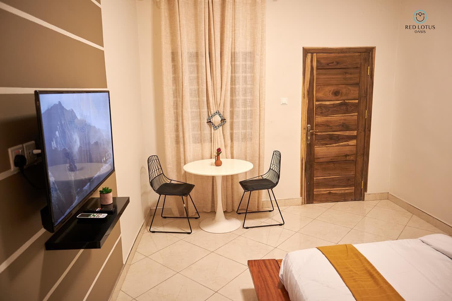 Charming Rooftop Apartments- Strong Wi-Fi & 40percent Long-stay Disc