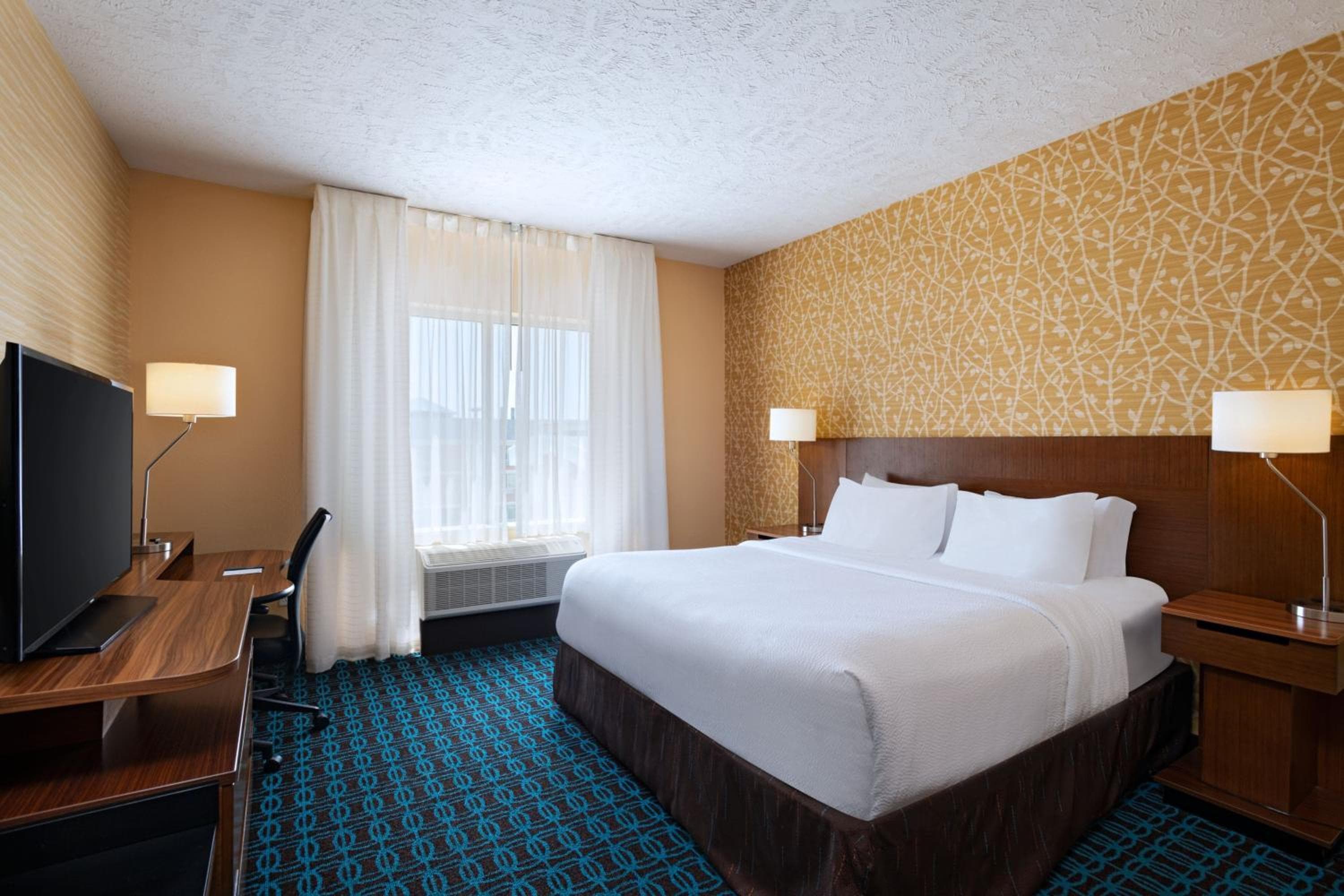 Fairfield Inn & Suites by Marriott Lincoln Airport