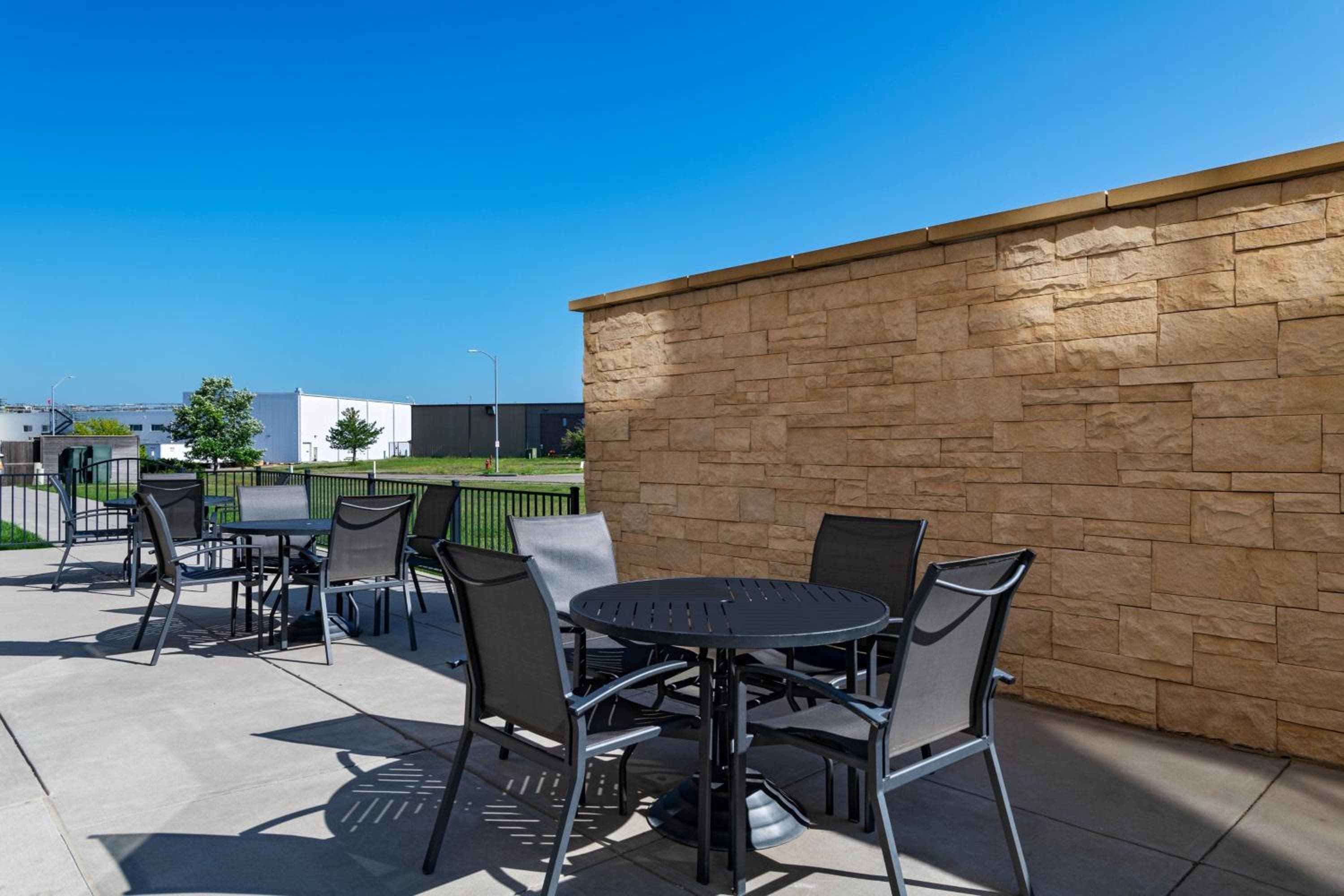 Fairfield Inn & Suites by Marriott Lincoln Airport