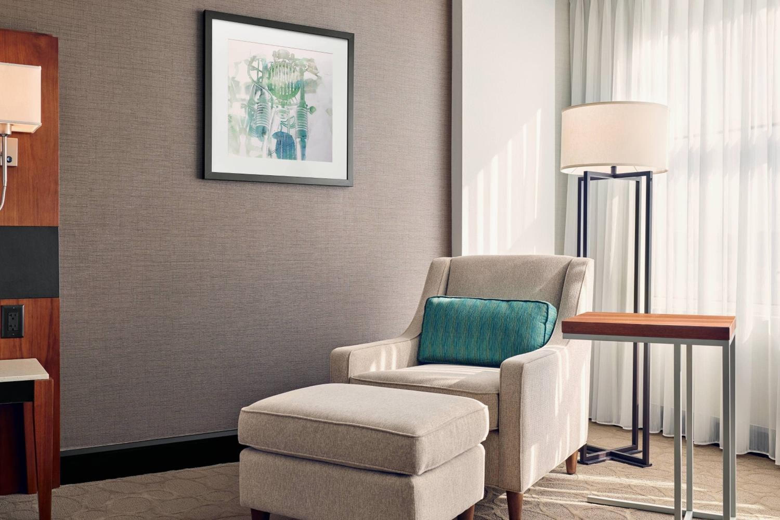 Delta Hotels by Marriott Milwaukee Northwest