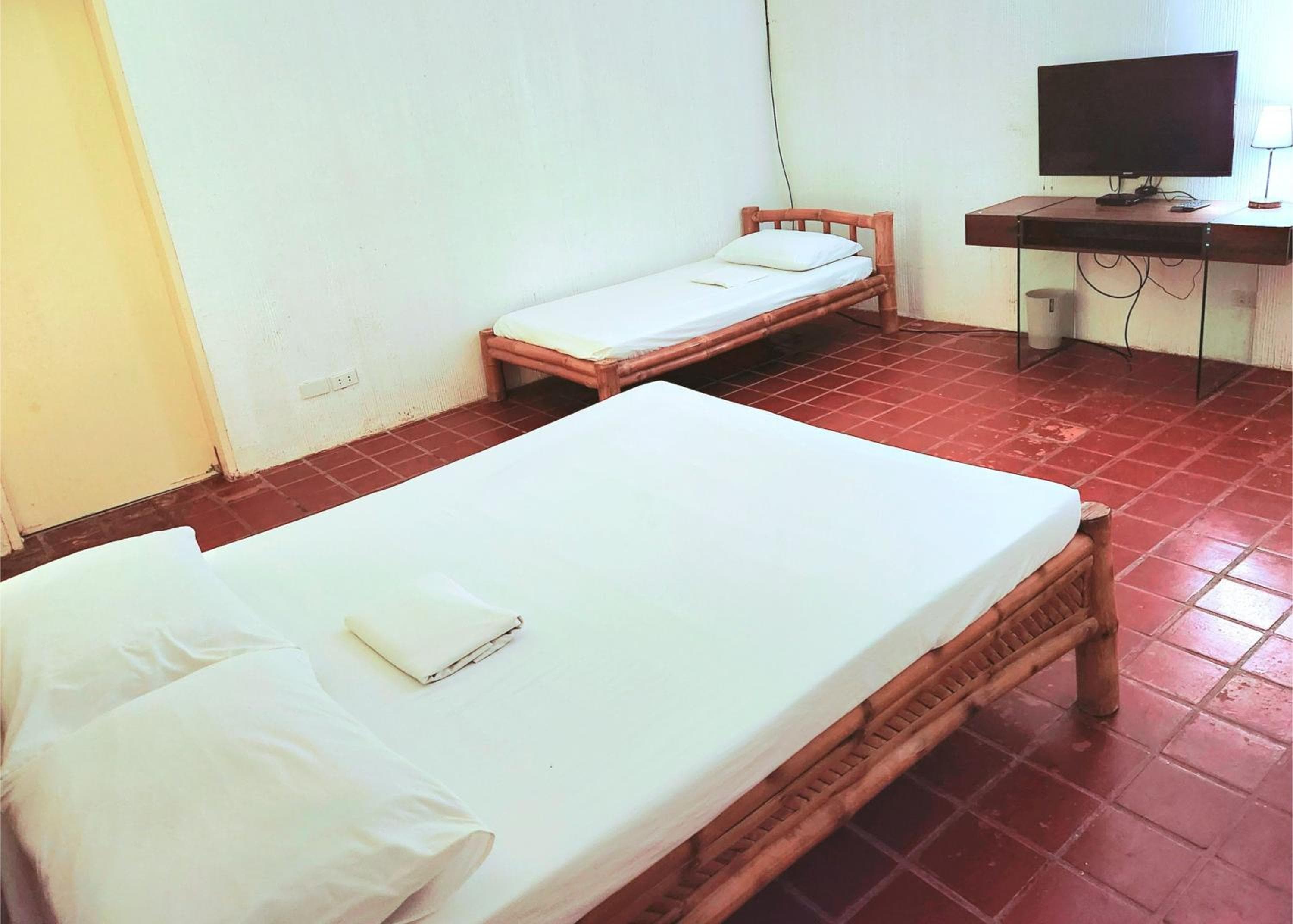 White House, Batangas