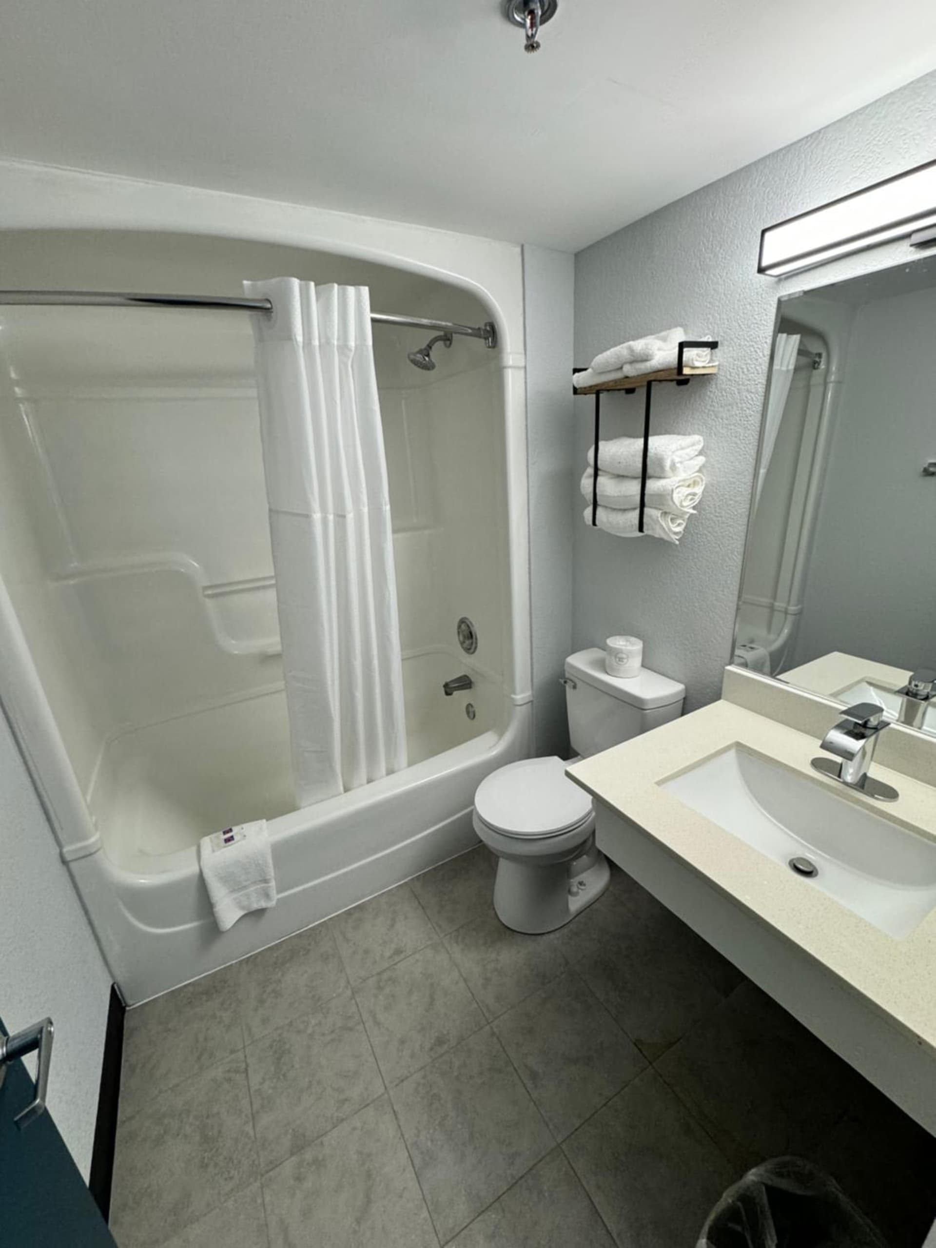 Studio 6 Suites East Syracuse Airport