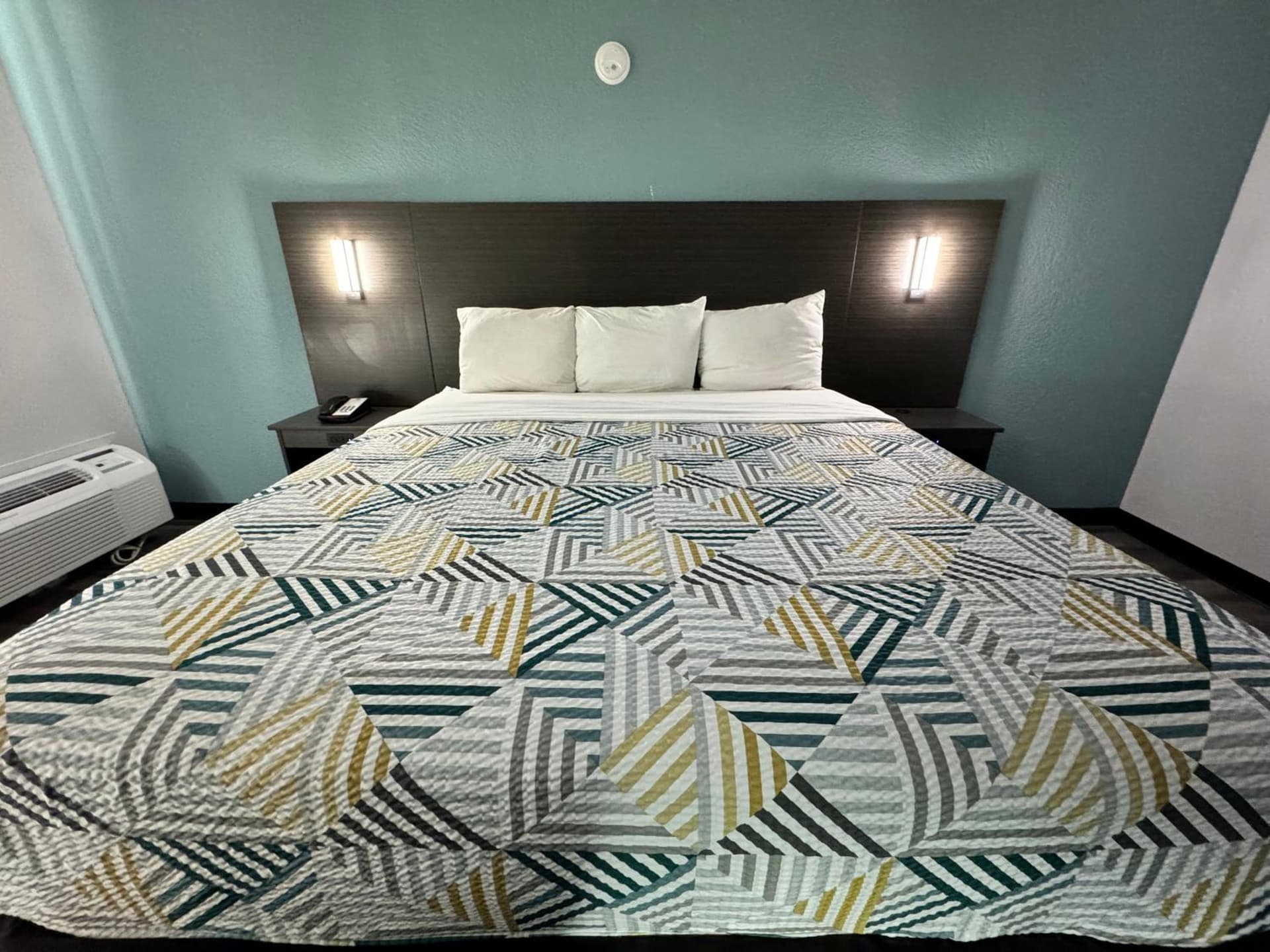 Studio 6 Suites East Syracuse Airport