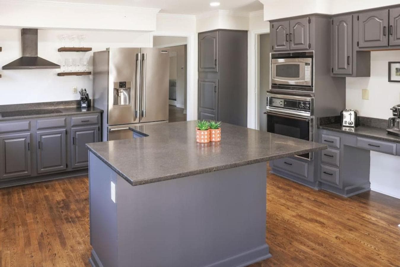 Newly Renovated, Modern, Luxurious - 7 beds
