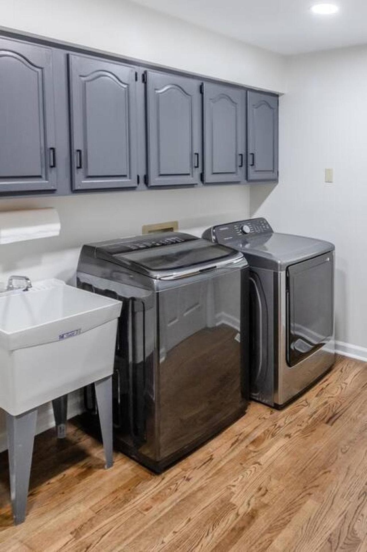 Newly Renovated, Modern, Luxurious - 7 beds