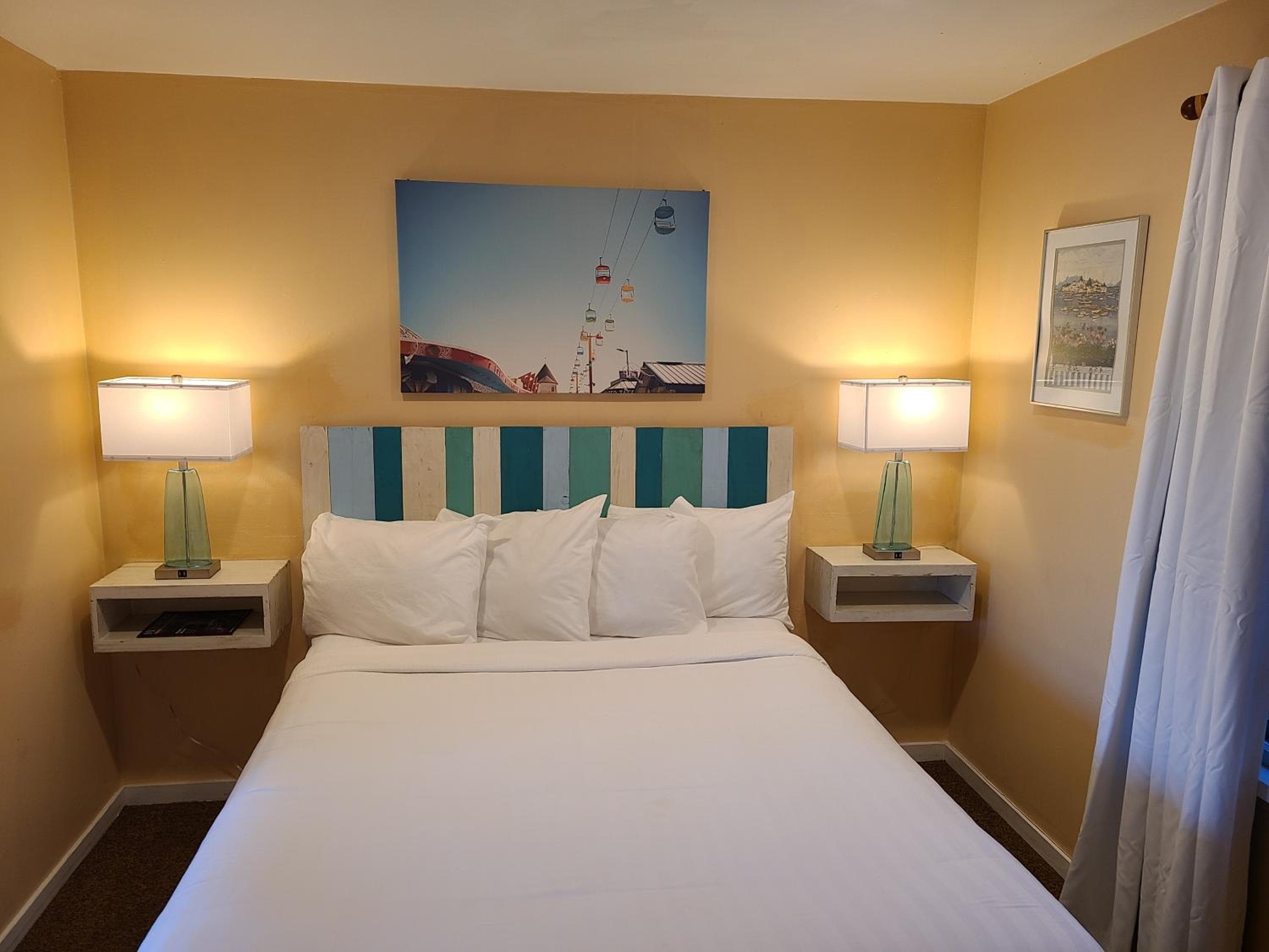 Sunny Cove Motel