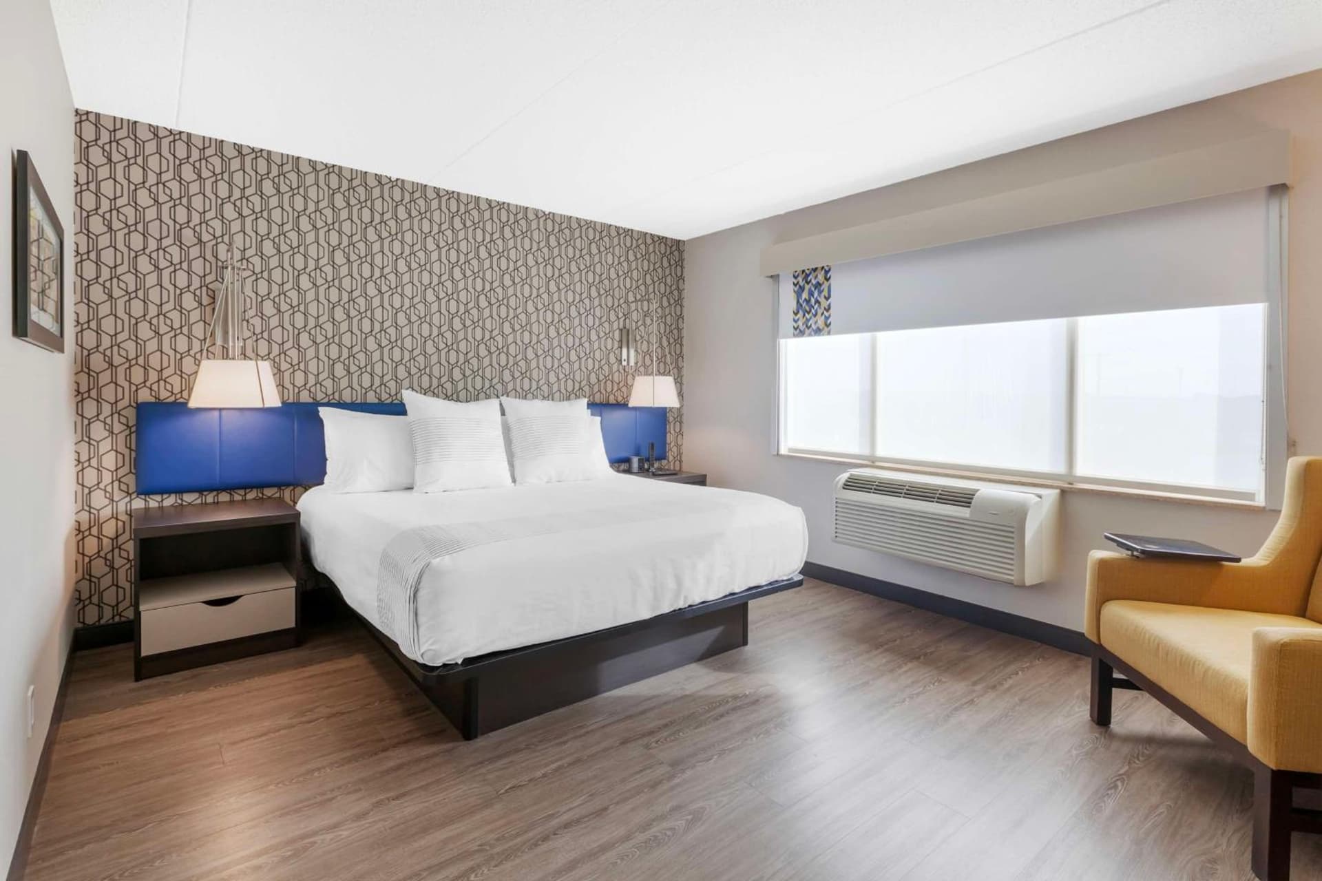 GLō Best Western Toronto Mississauga Corporate Centre