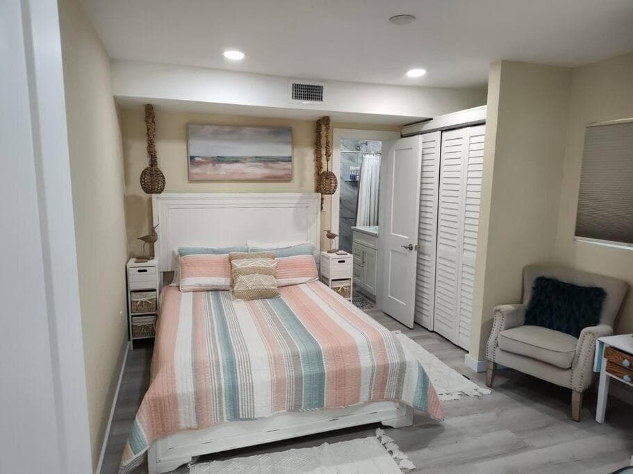 New Renovated! Half Duplex, .09 miles to the Beach