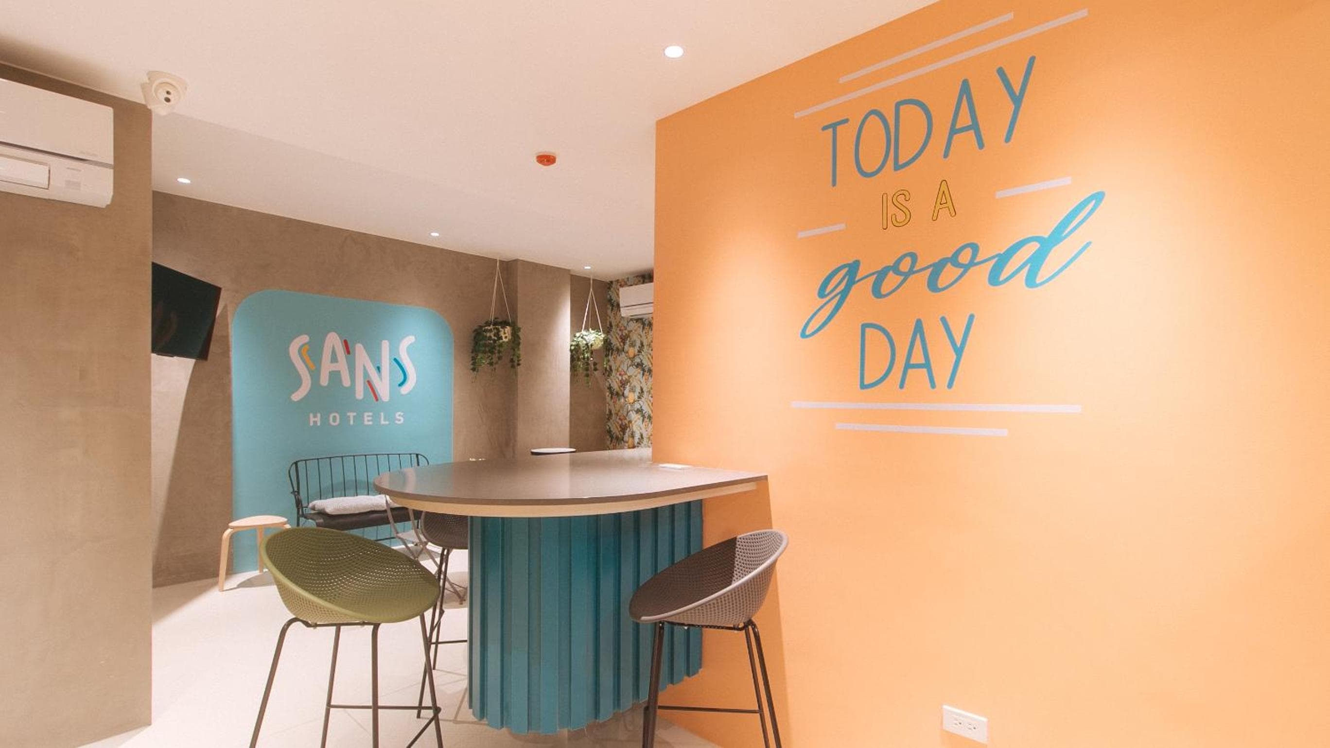 Sans Hotel at One JD Place Makati by RedDoorz
