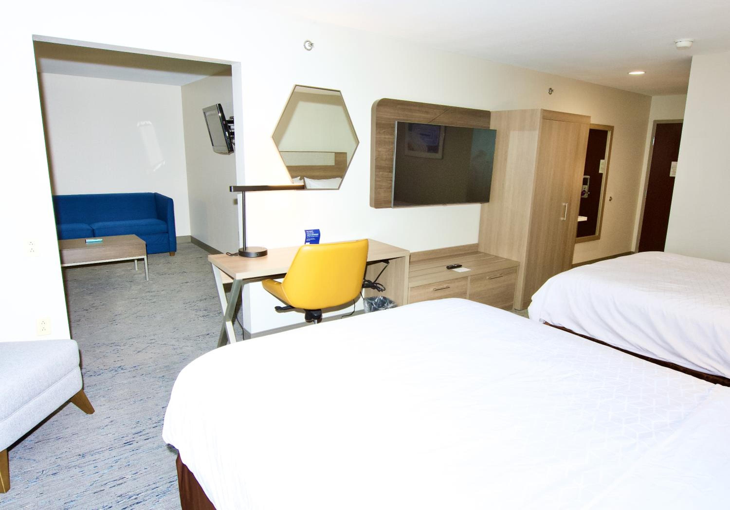Holiday Inn Express Hotel & Suites St. Charles by IHG