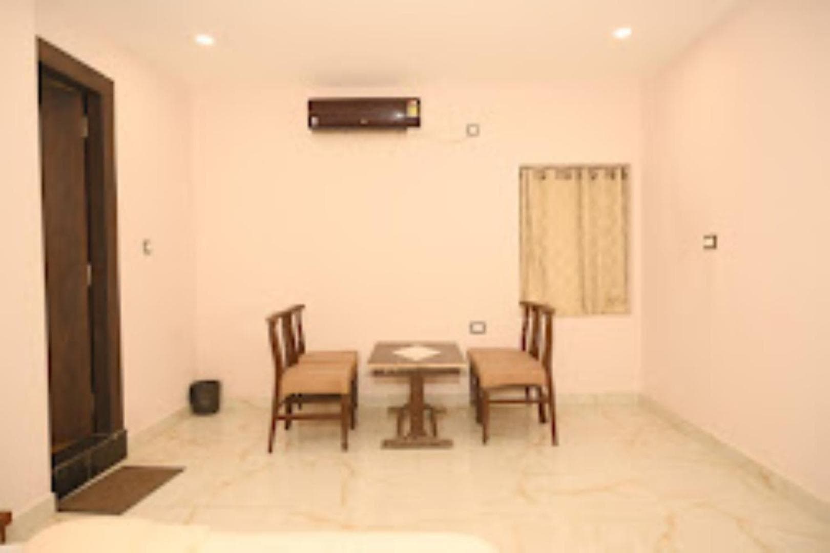 New Standard Hotel , Gorakhpur