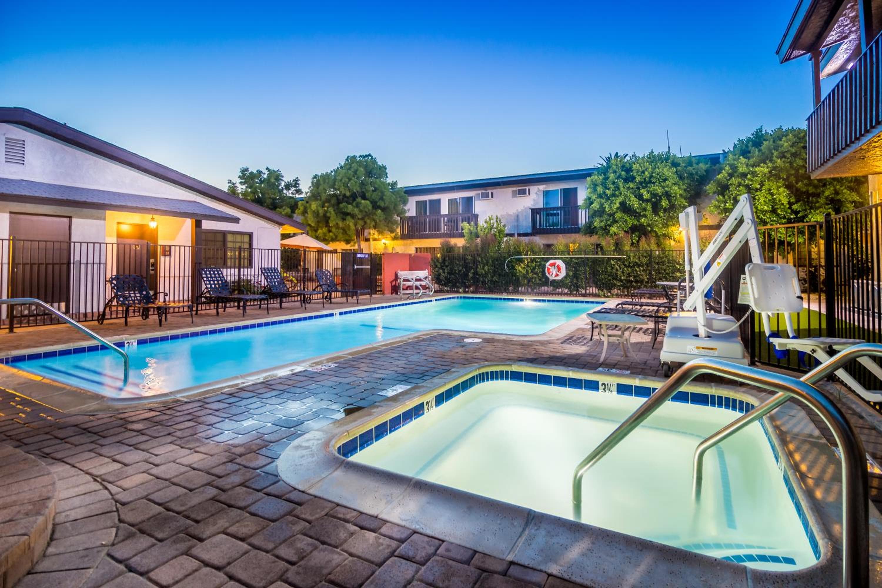 Lemon Tree Hotel and Suites