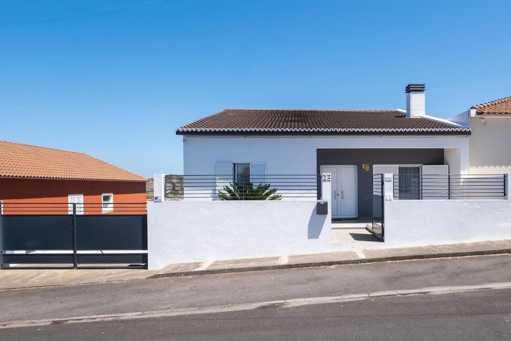 Vila da Pesca House