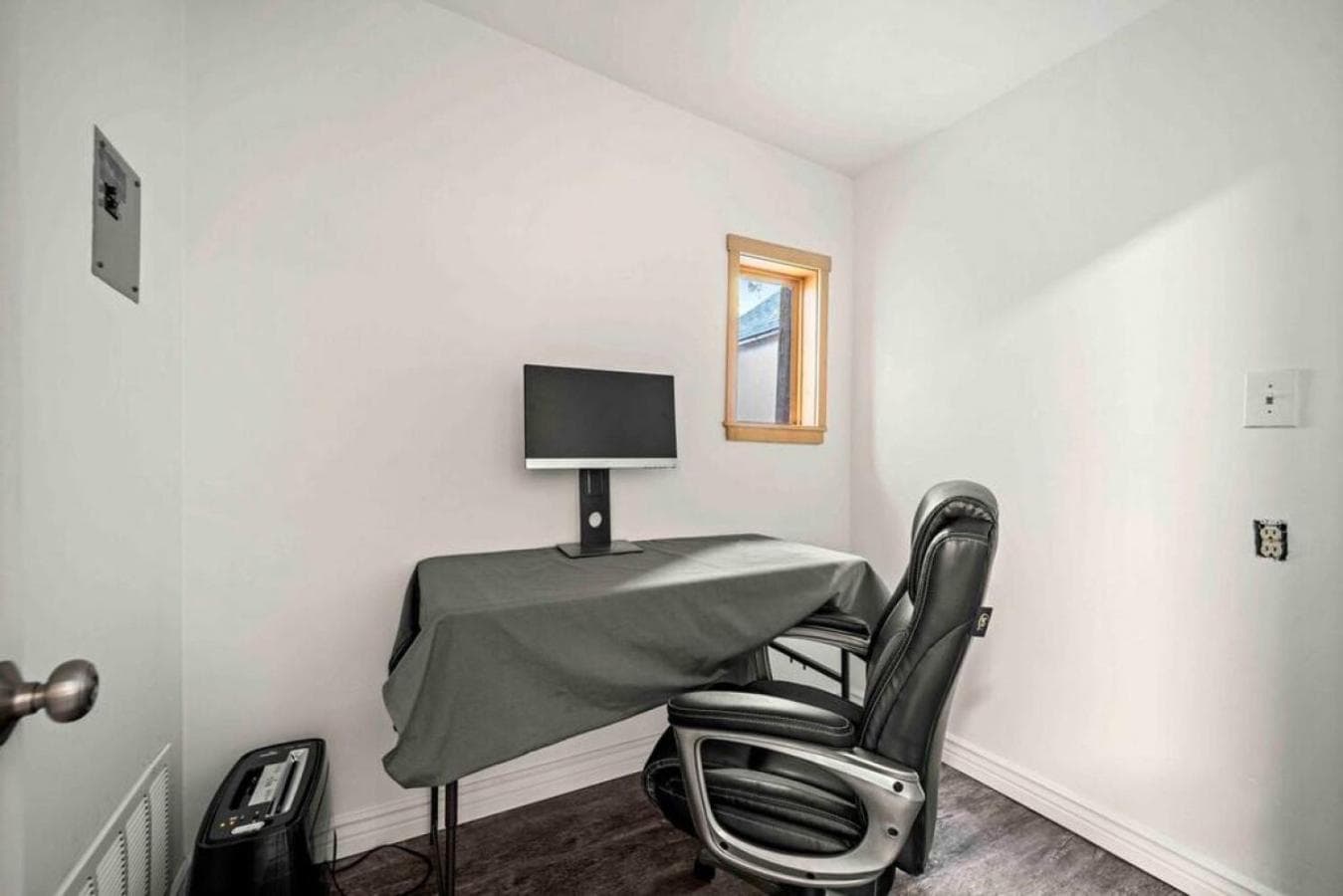 Desert Modern Downtown Flagstaff Unit with Hot Tub