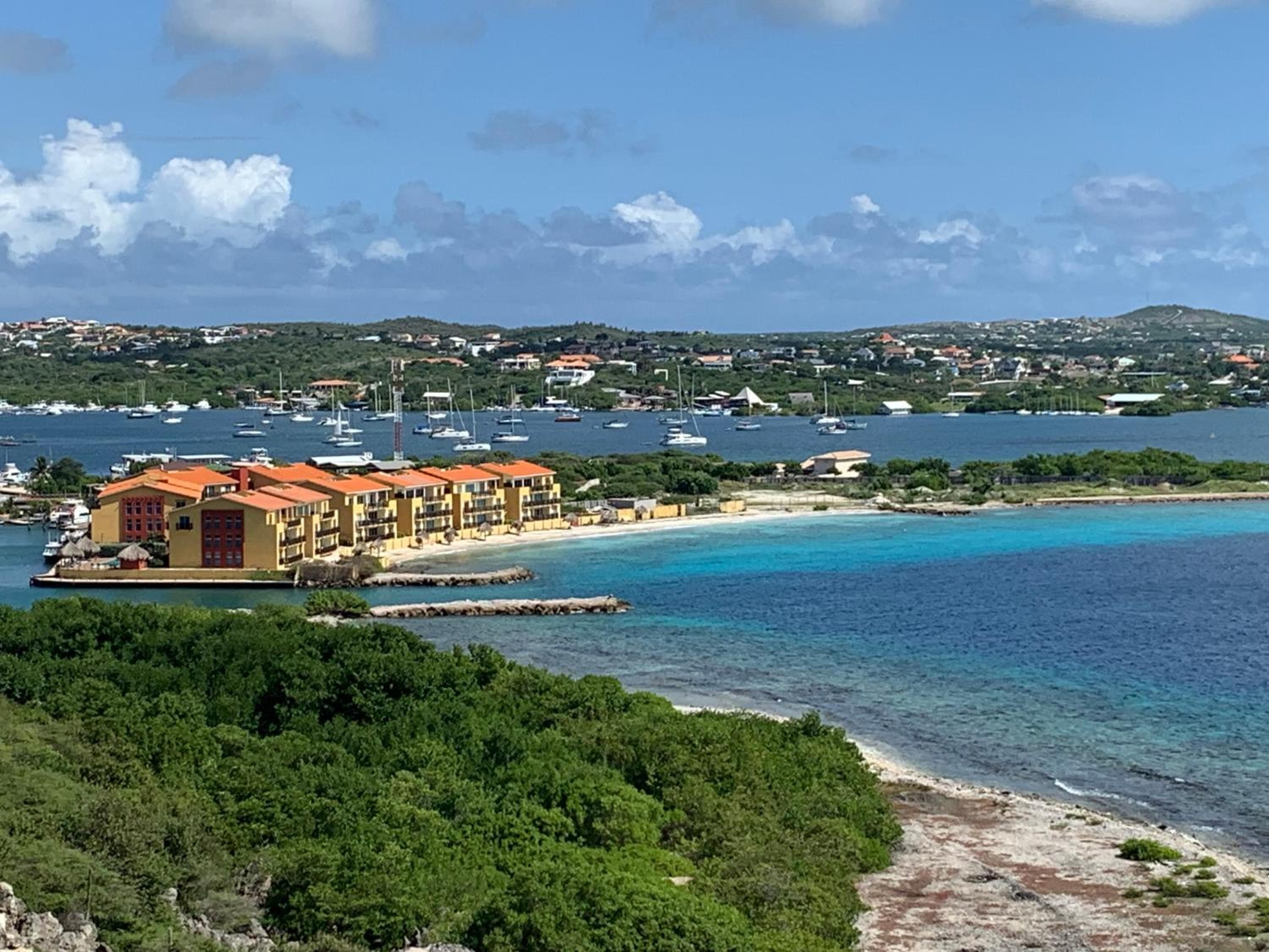 Beach front luxury living - 2 bedroom condo with sea view