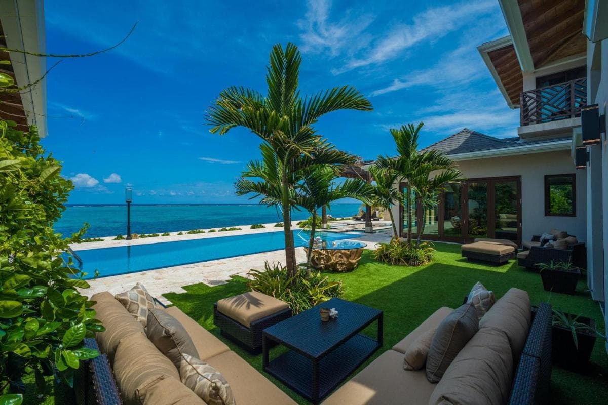 Stepping Stone 4 BR East End Luxury Oceanfront