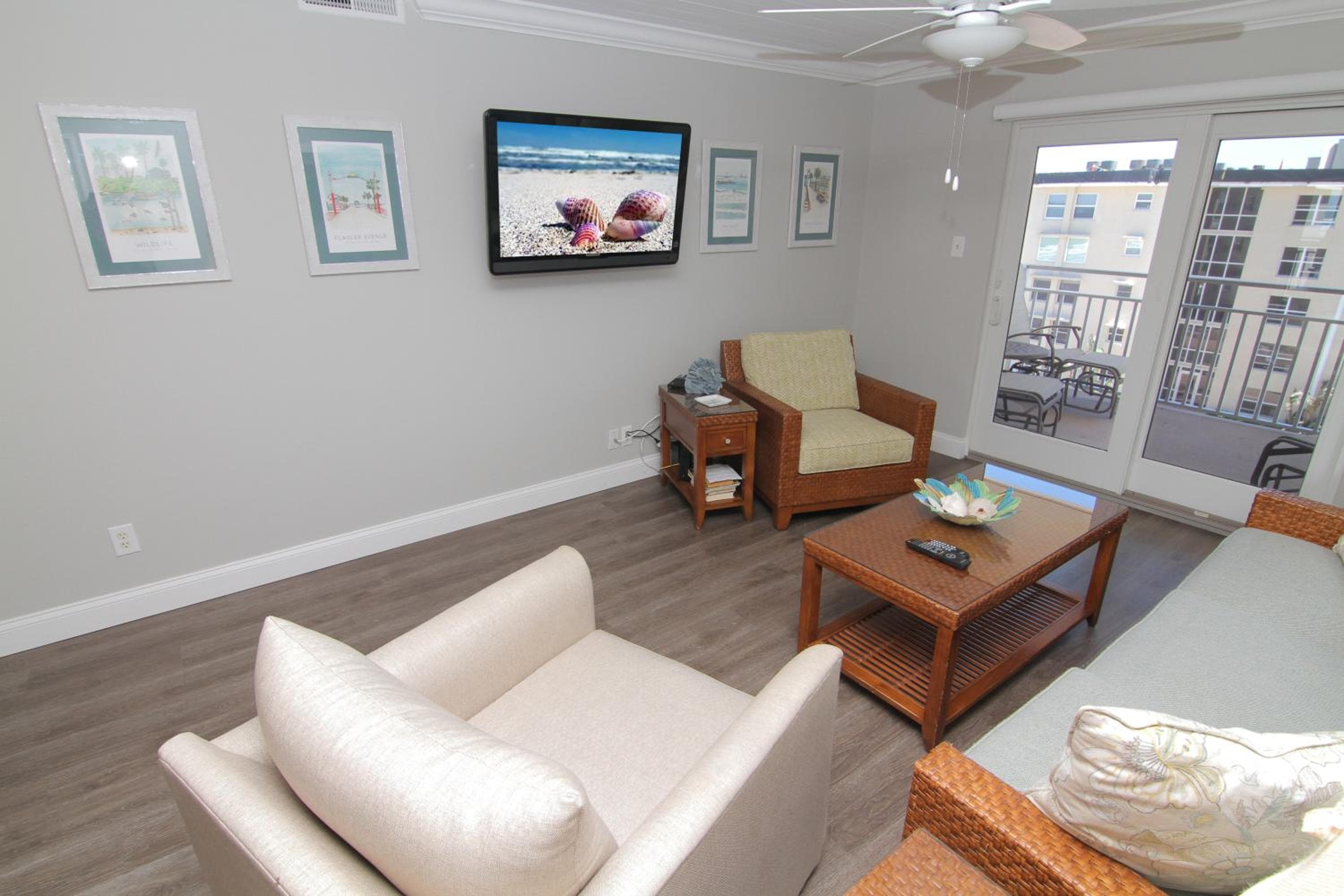 Visit this top floor property located on the no-drive beach with 2 complex pools!