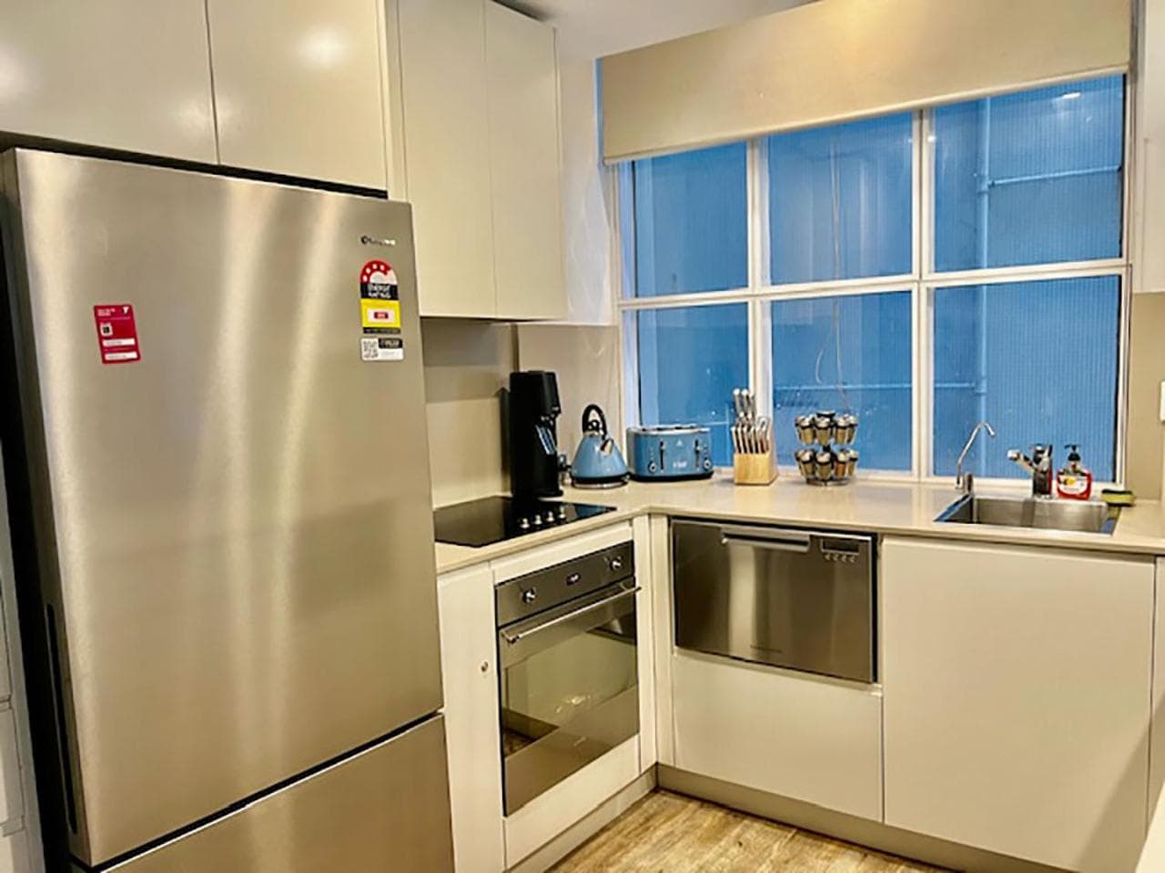 Sydney Central CBD Chic One Bedroom Apartment with Pool on Bridge St, close to everything!