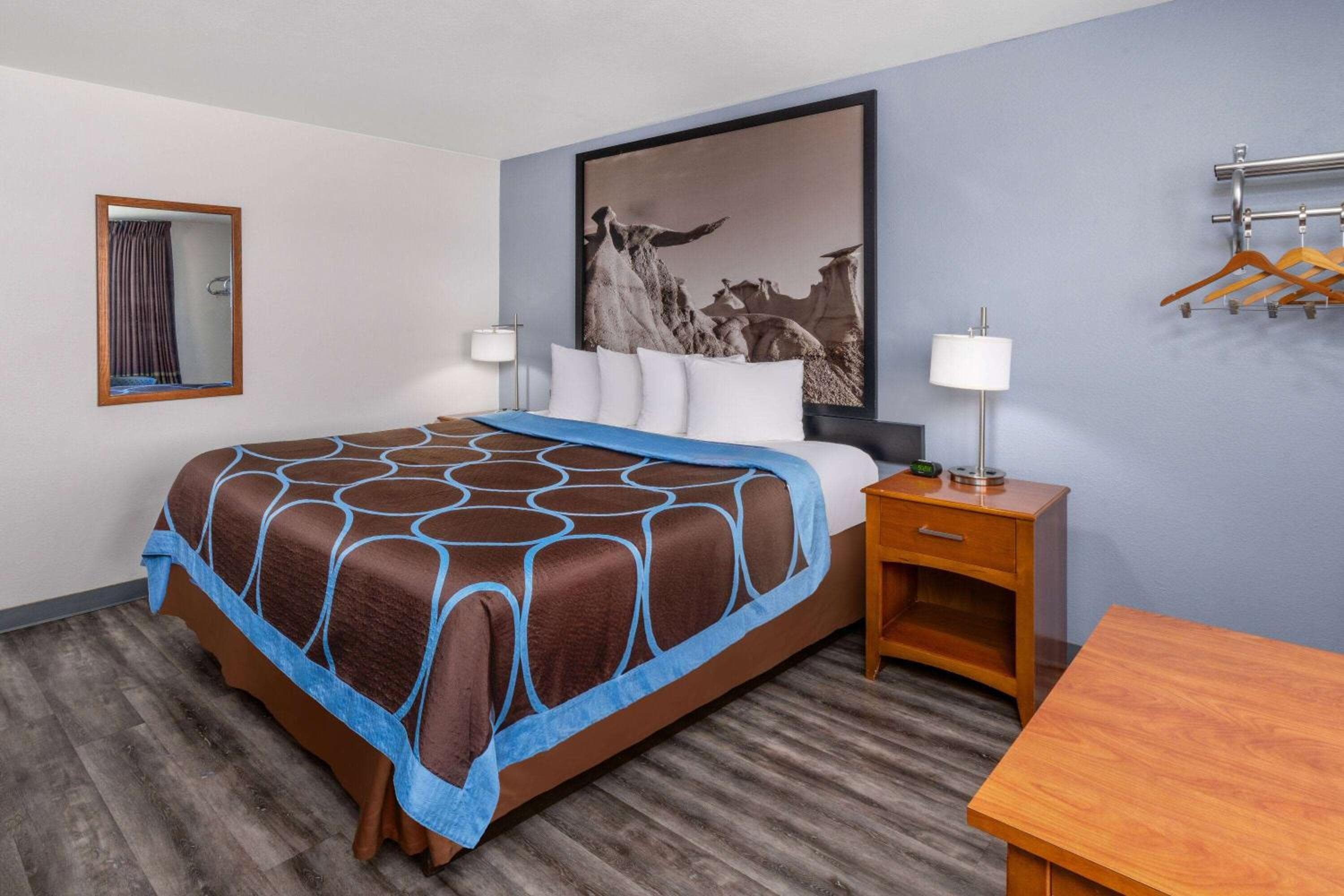 Super 8 by Wyndham Clayton