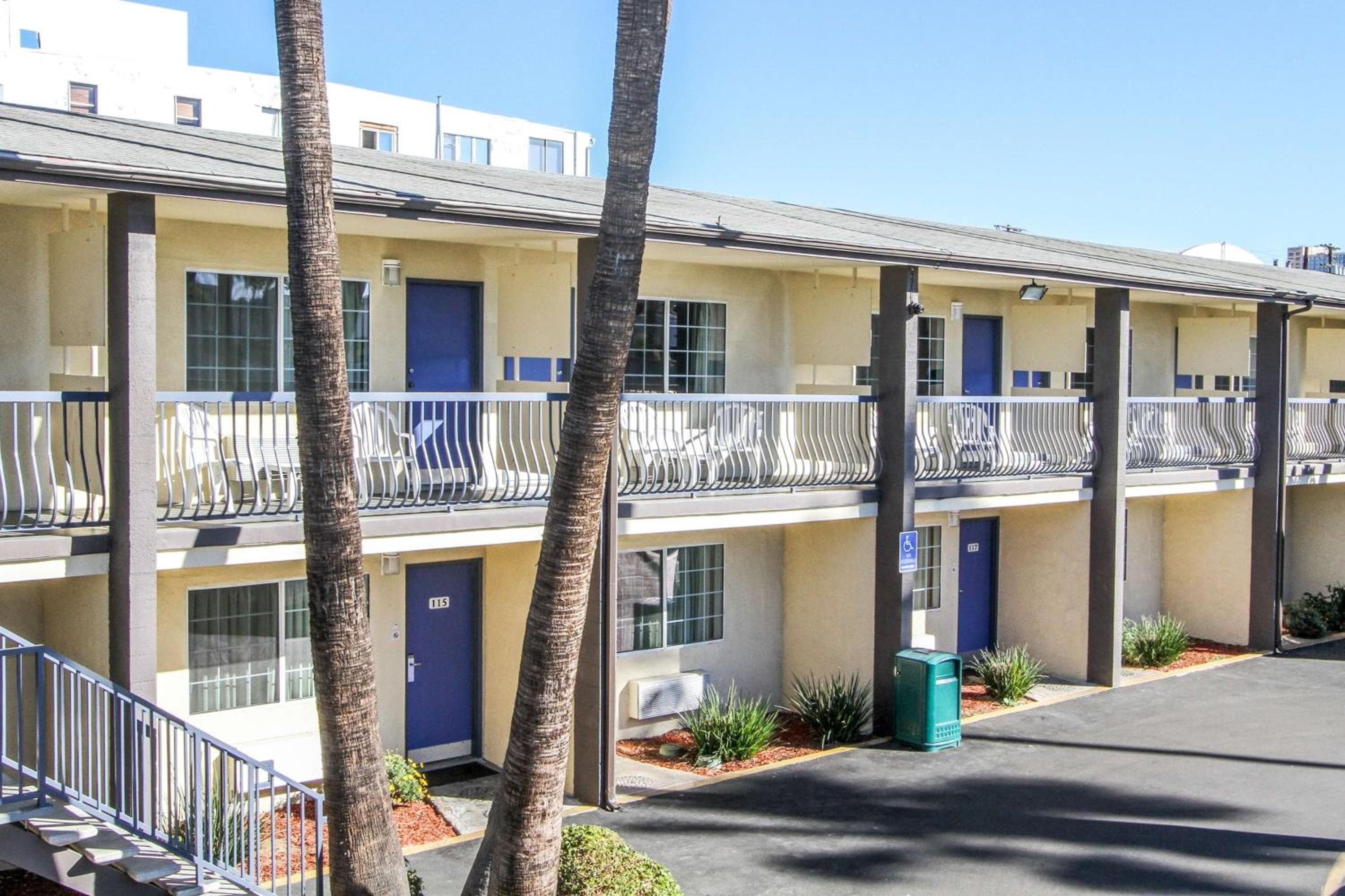 Motel 6 San Diego, CA Airport Harbor