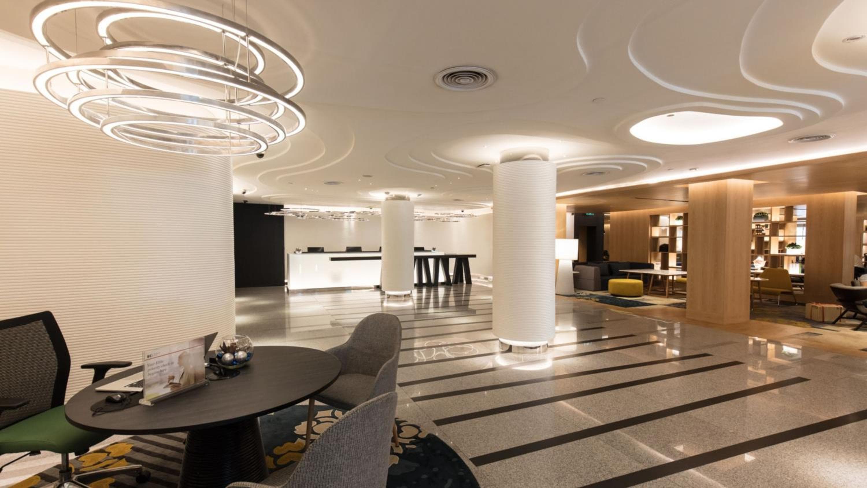 Holiday Inn Bangkok by IHG