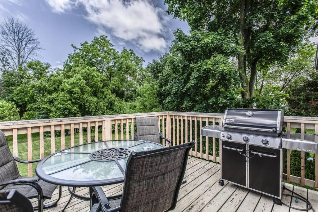 Boutique Serenity Quality Home @ downtown by the Shaw