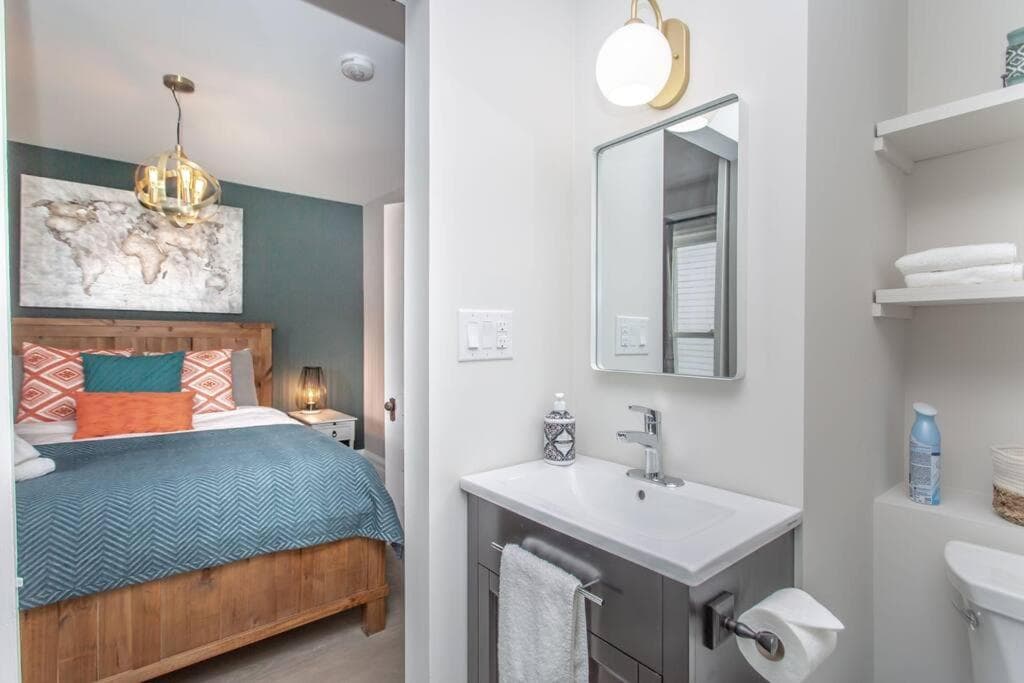 Boutique Serenity Quality Home @ downtown by the Shaw