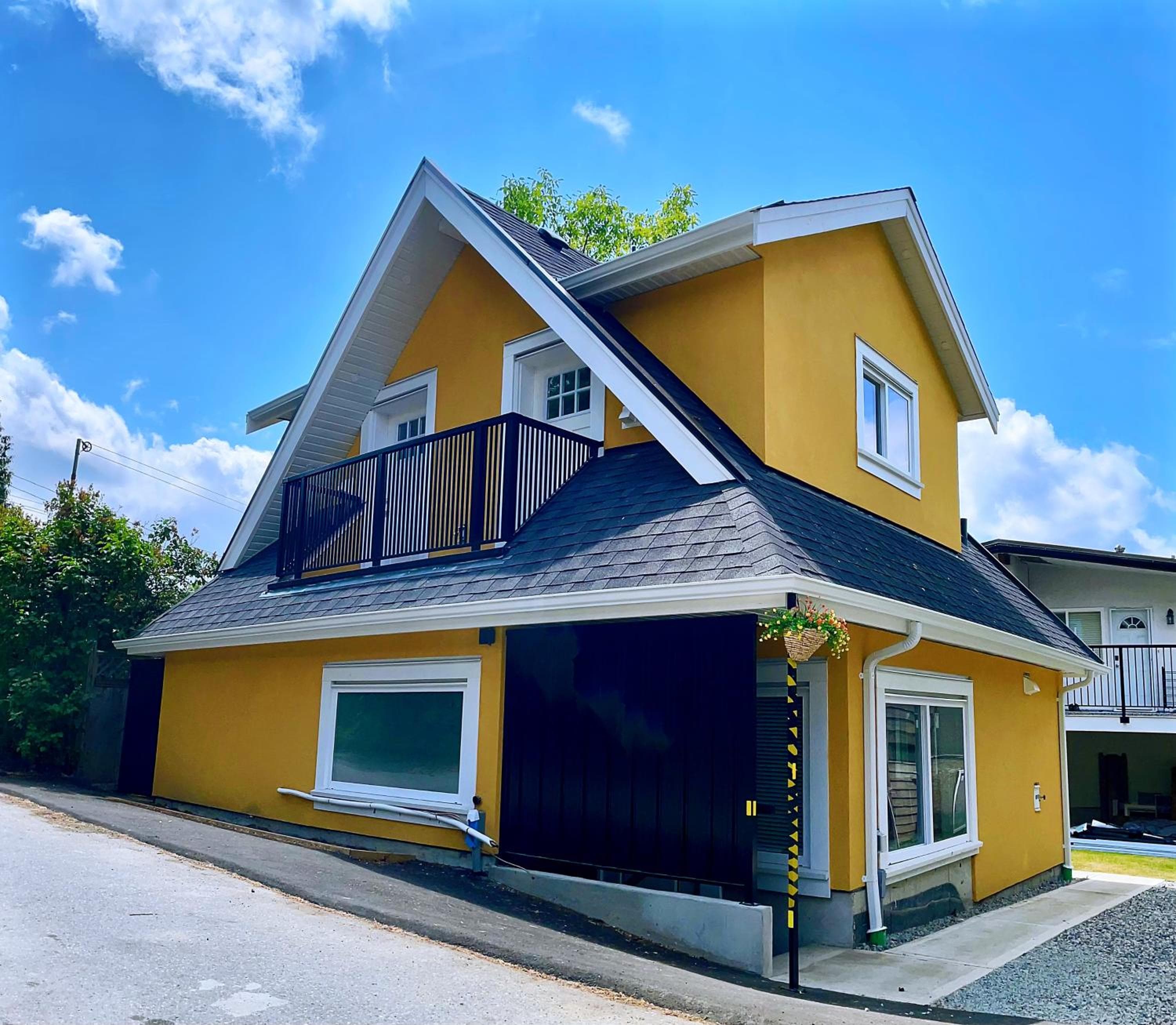 Vancouver’s Homey Laneway House