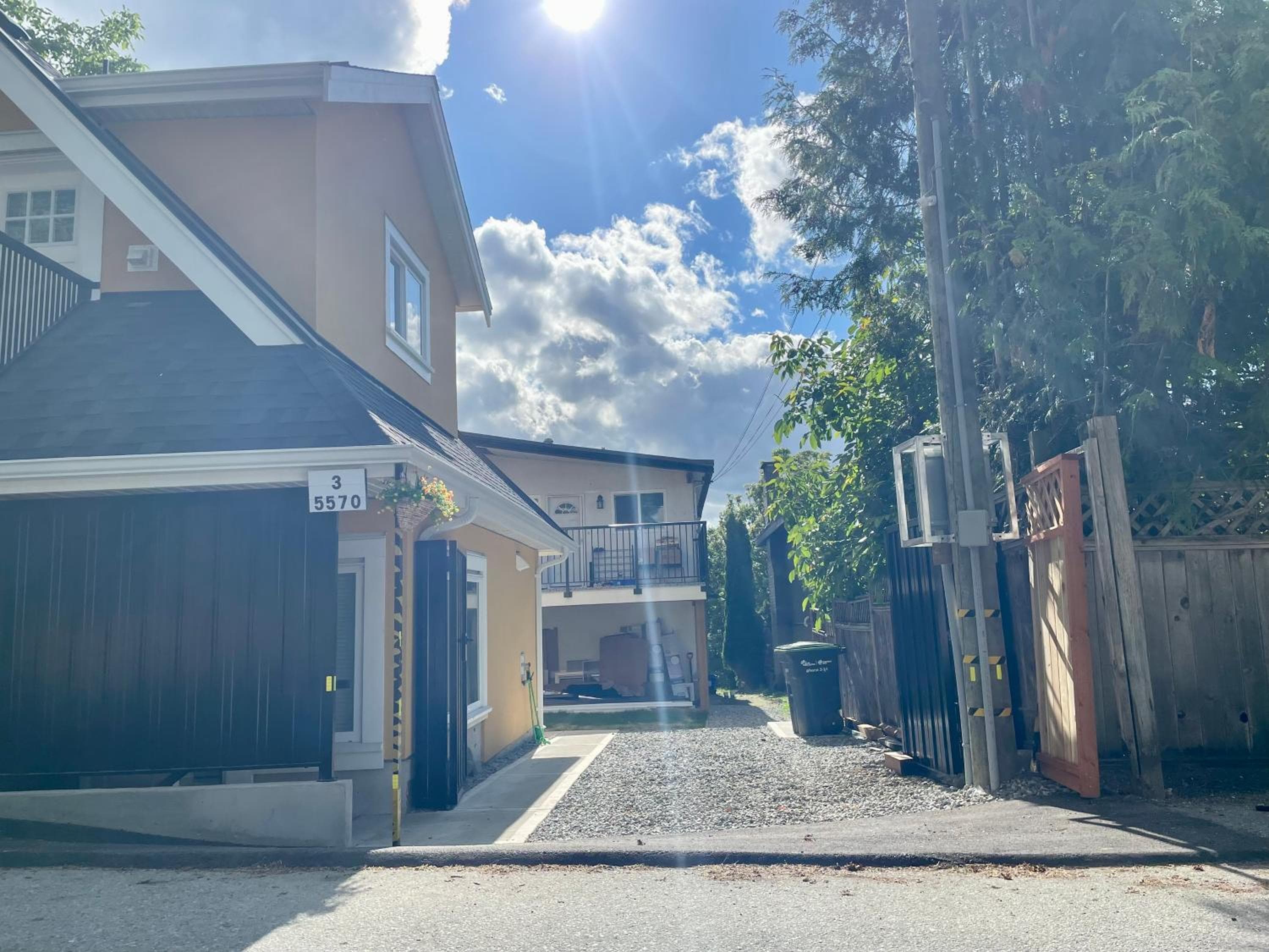 Vancouver’s Homey Laneway House