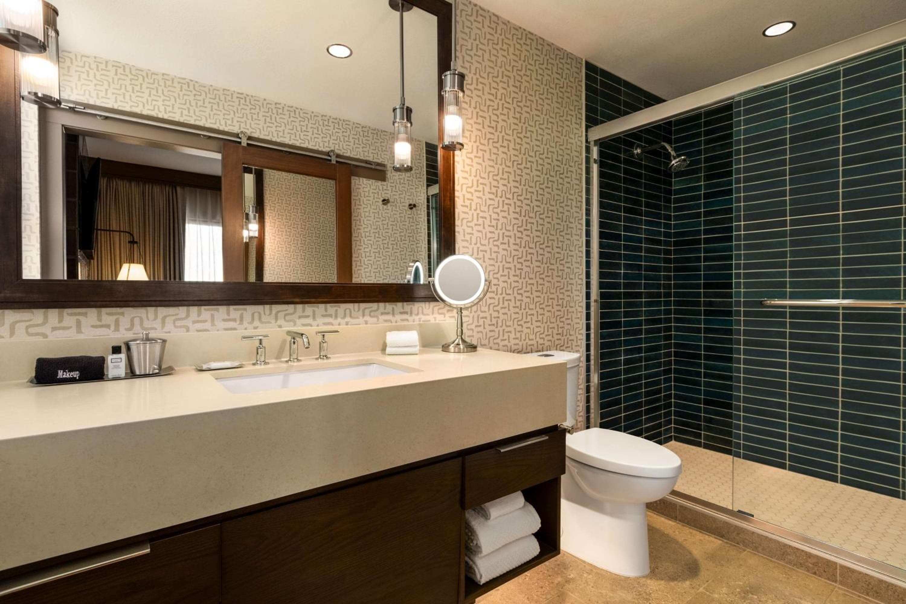 Casitas At The Hoodoo Moab, Curio Collection By Hilton