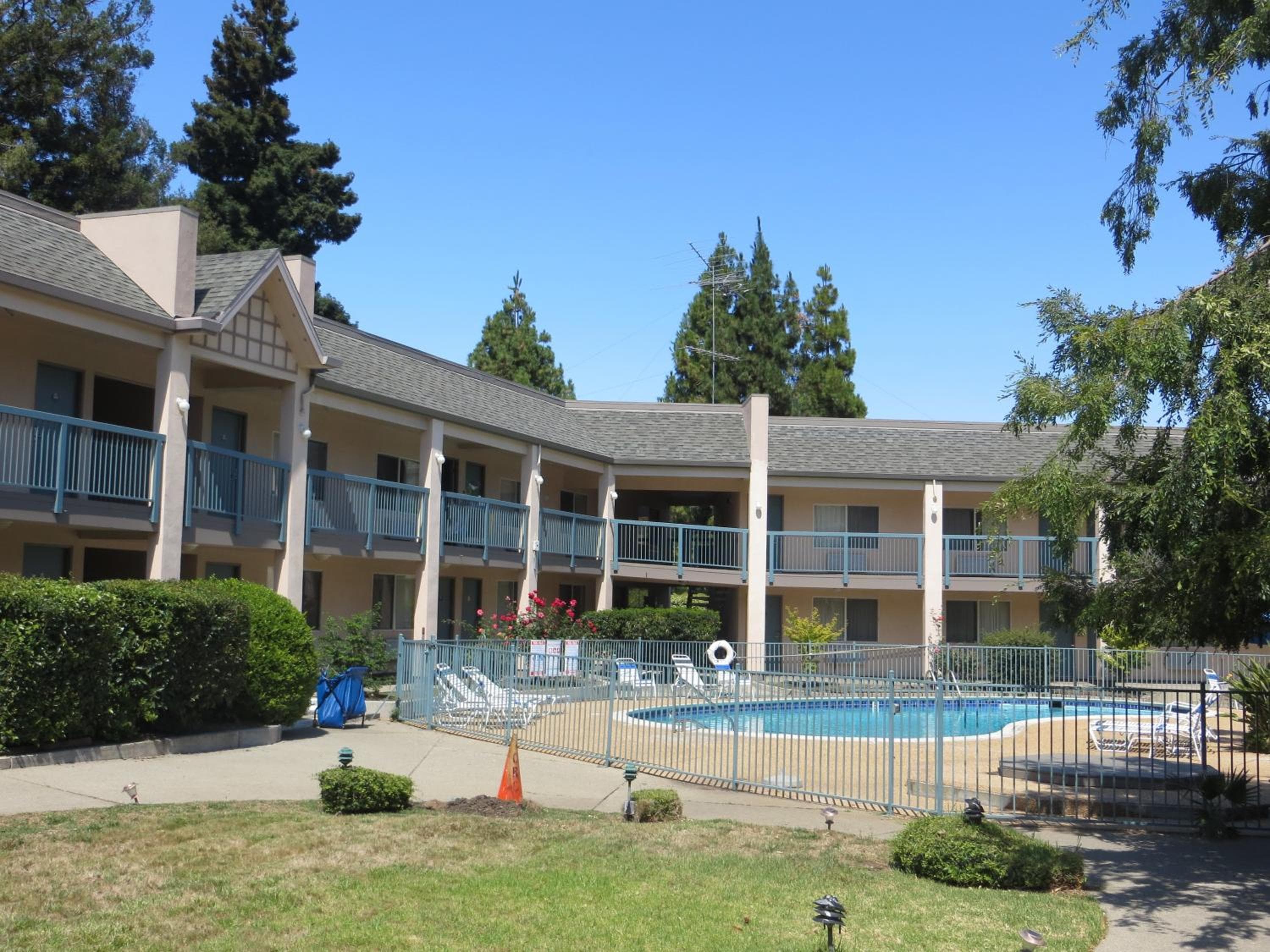 Days Inn by Wyndham Redwood City