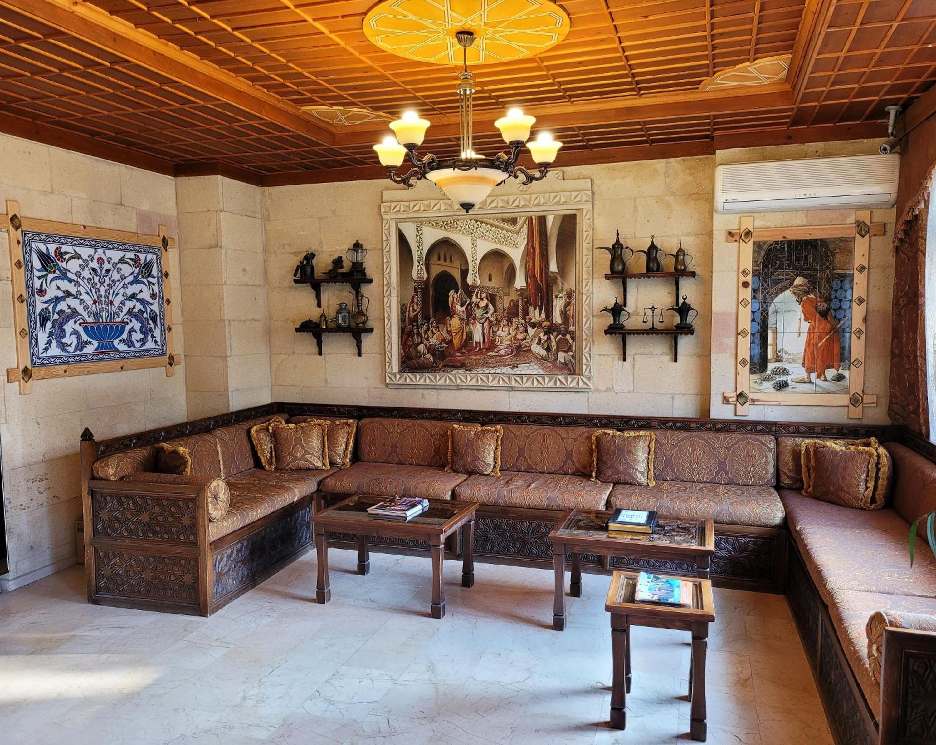 Saruhan Hotel