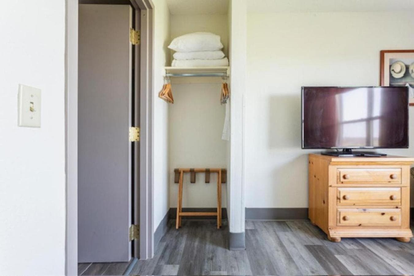 Lancaster Inn & Suites