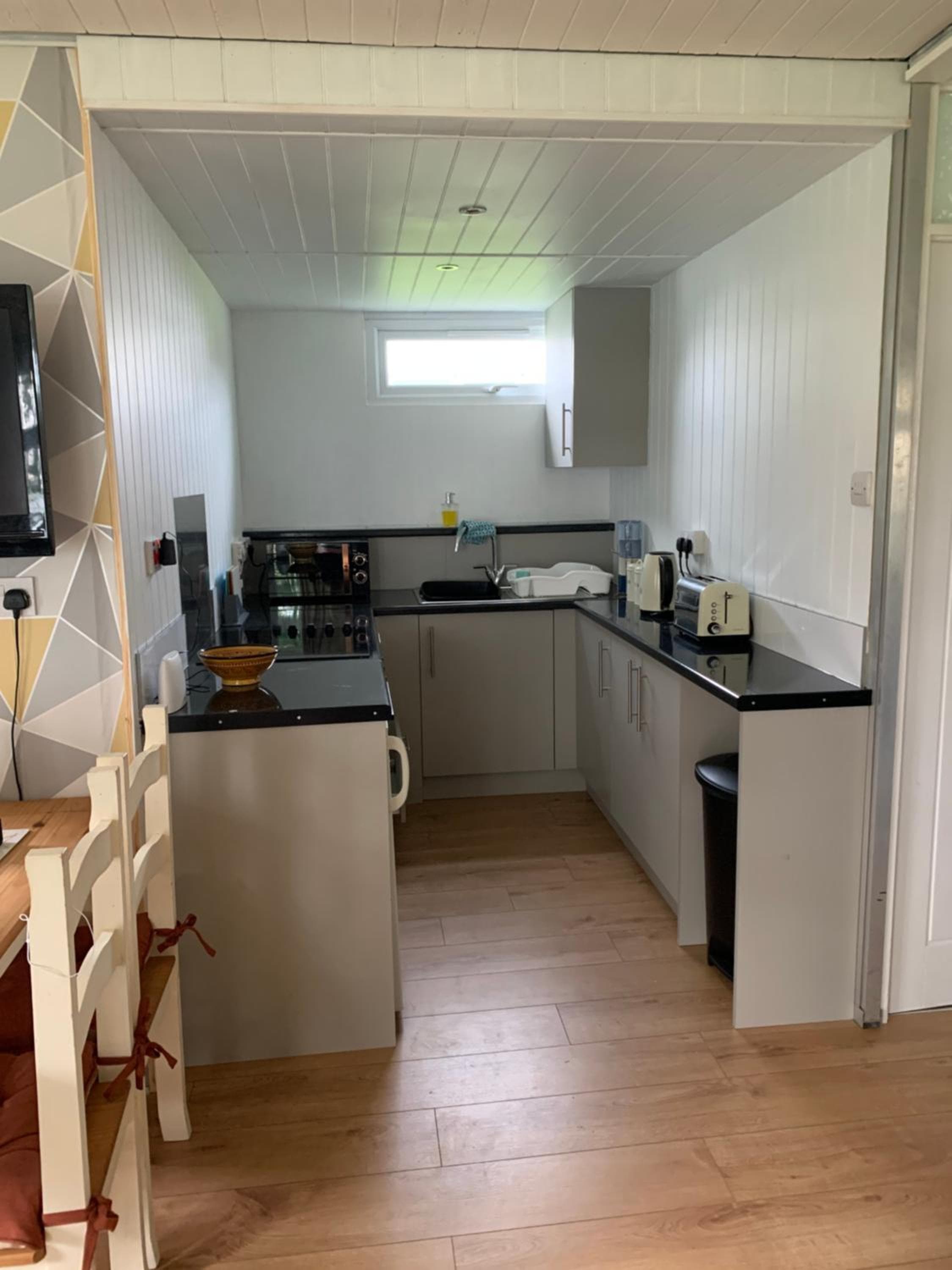 Woodland chalet close to beach