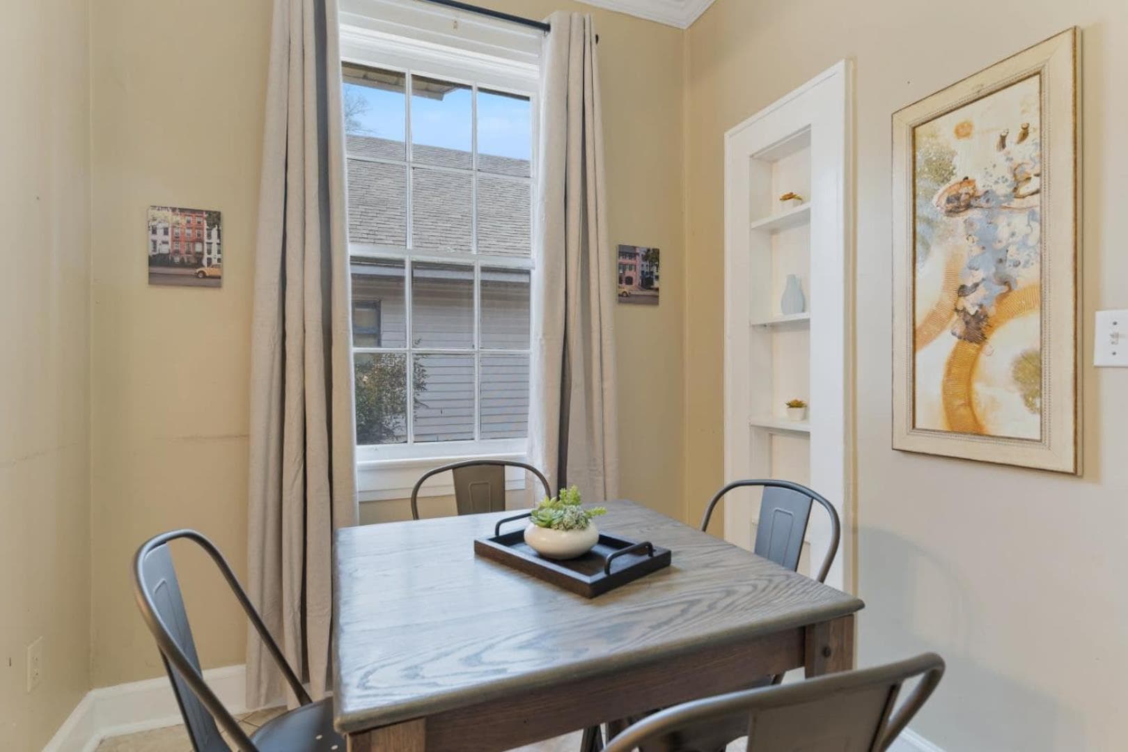 Mins to Zoo - Capitol Heights Hideaway