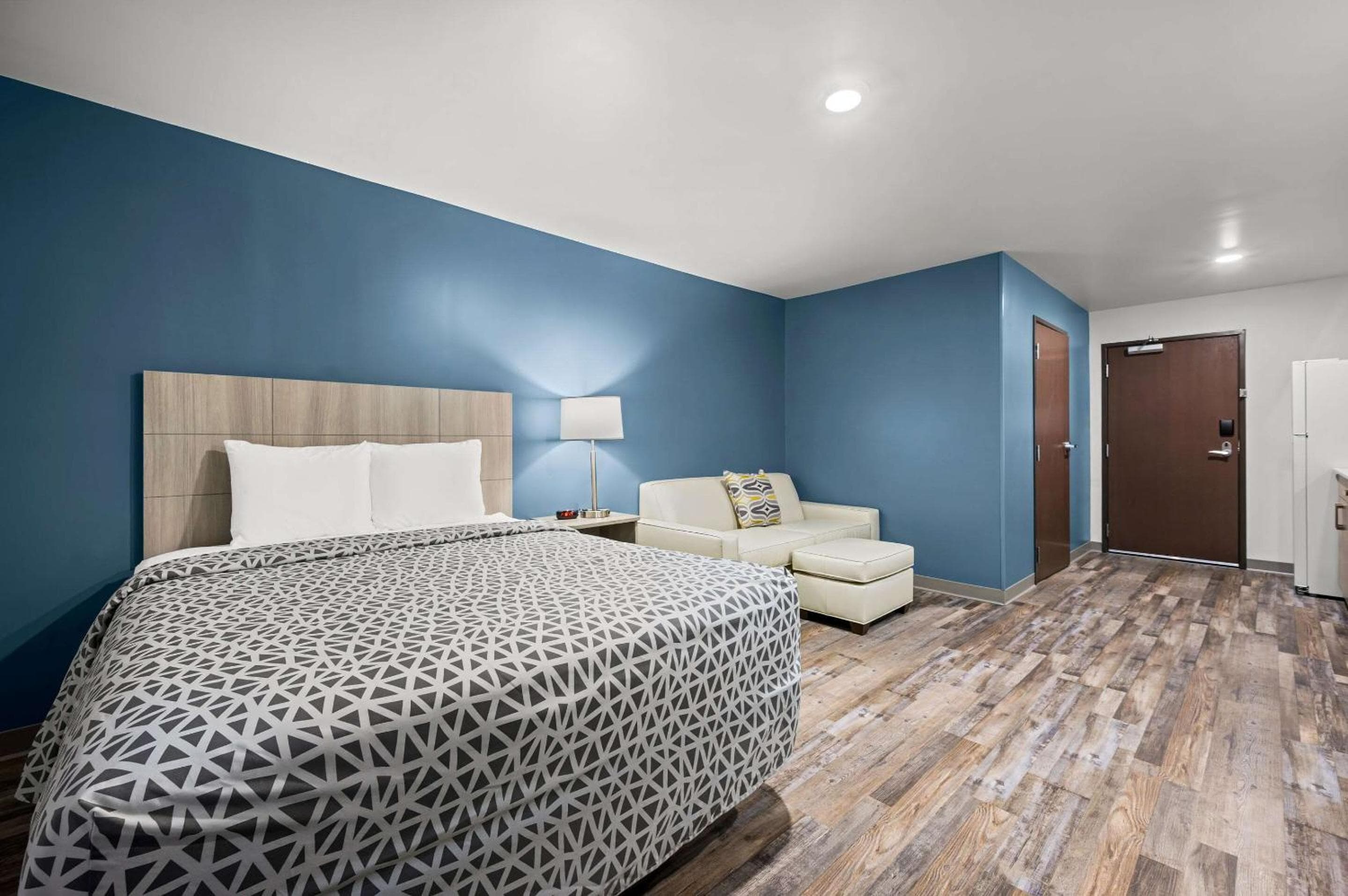 WoodSpring Suites Dearborn Detroit
