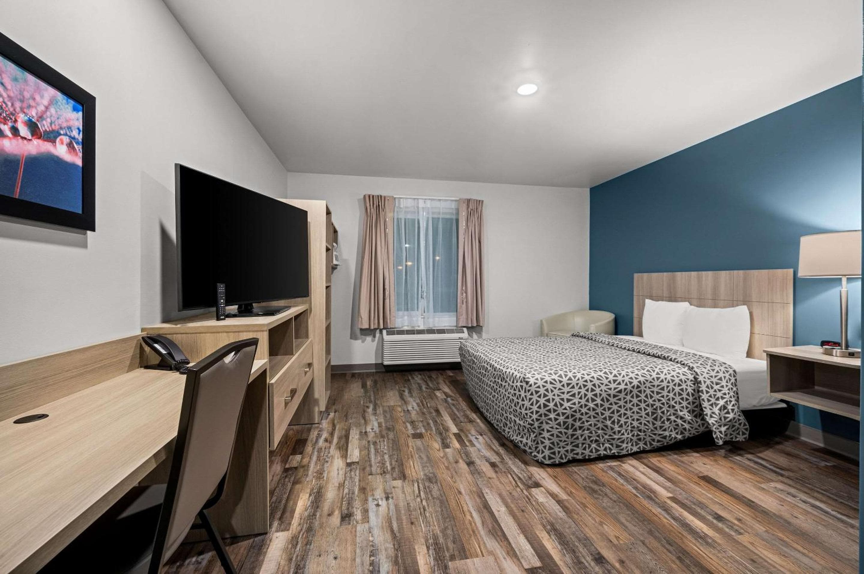 WoodSpring Suites Dearborn Detroit