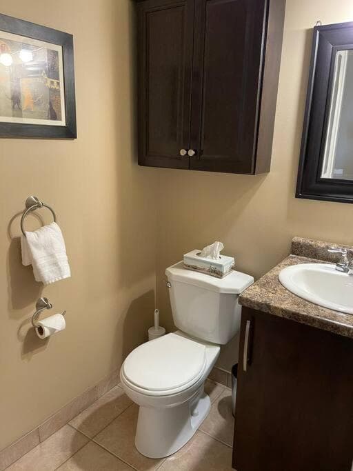 Cozy 2 bedroom home in Chatham - left side