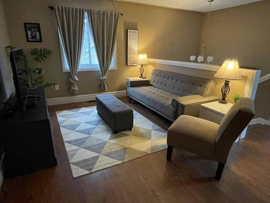 Cozy 2 bedroom home in Chatham - left side