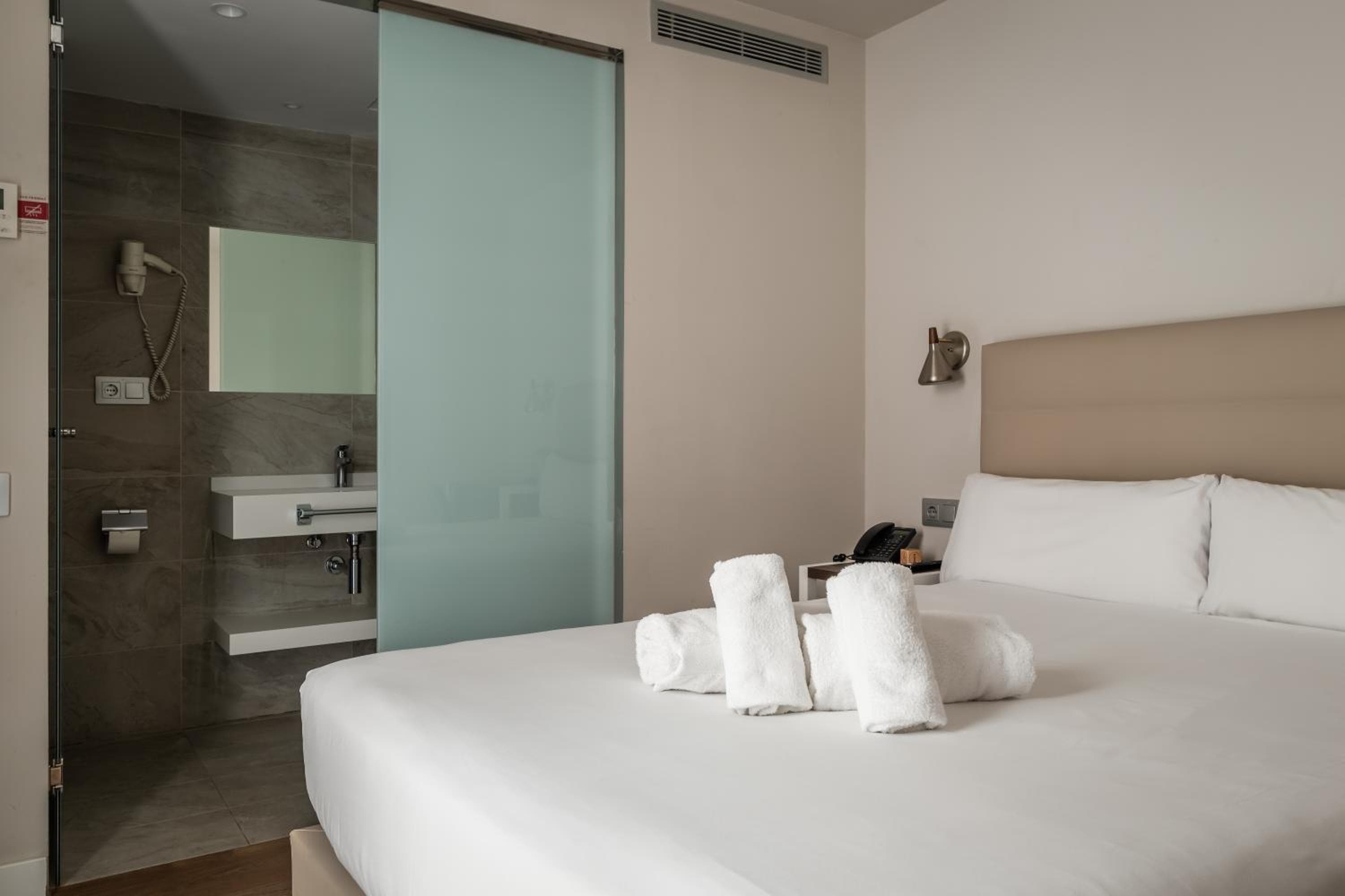 Arya Stadium Hotel