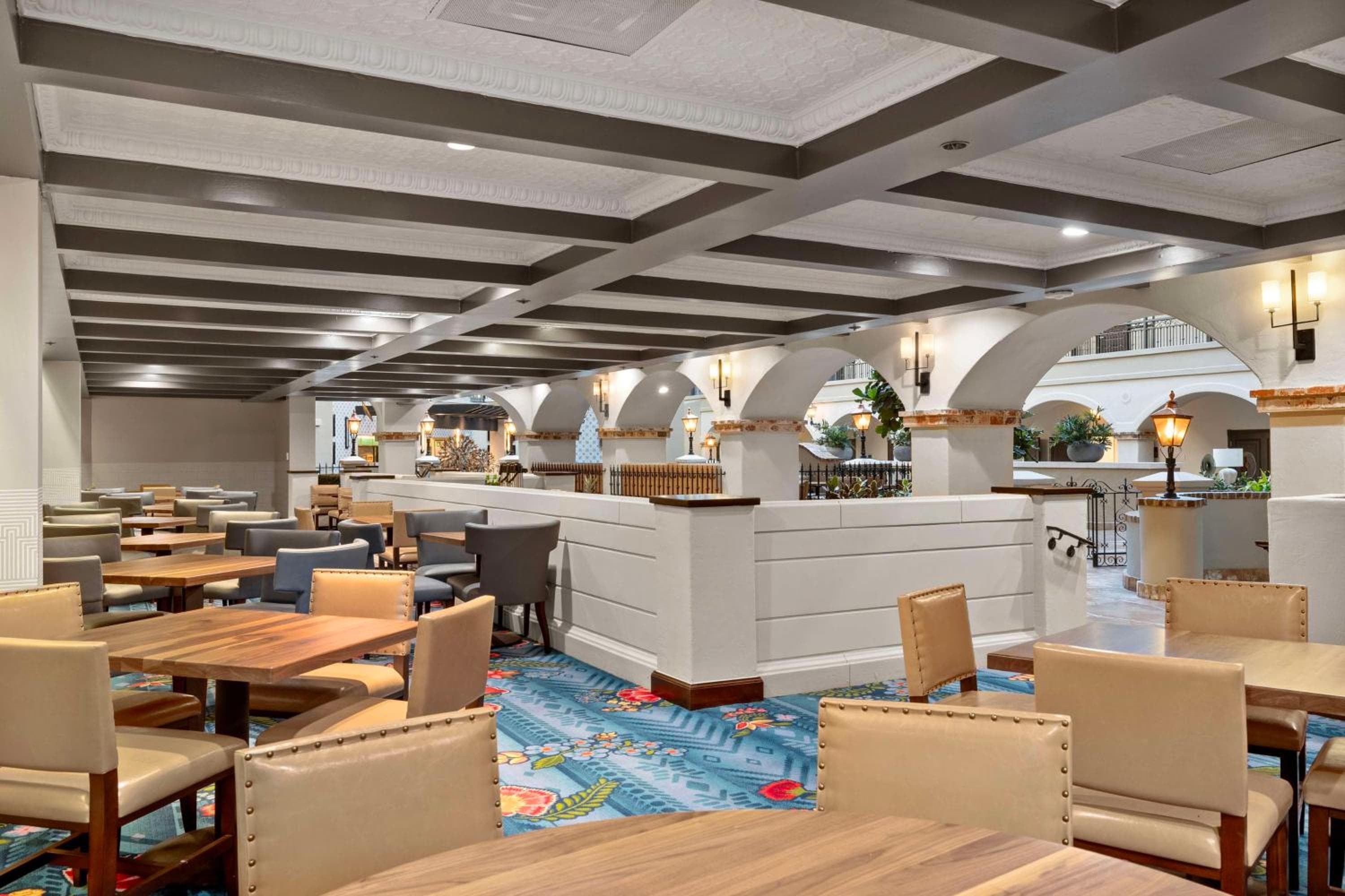 Embassy Suites by Hilton Los Angeles International Airport South