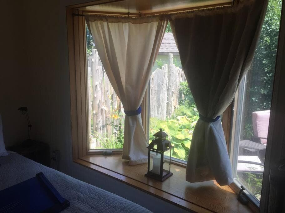 Private Suite near Skeleton Park