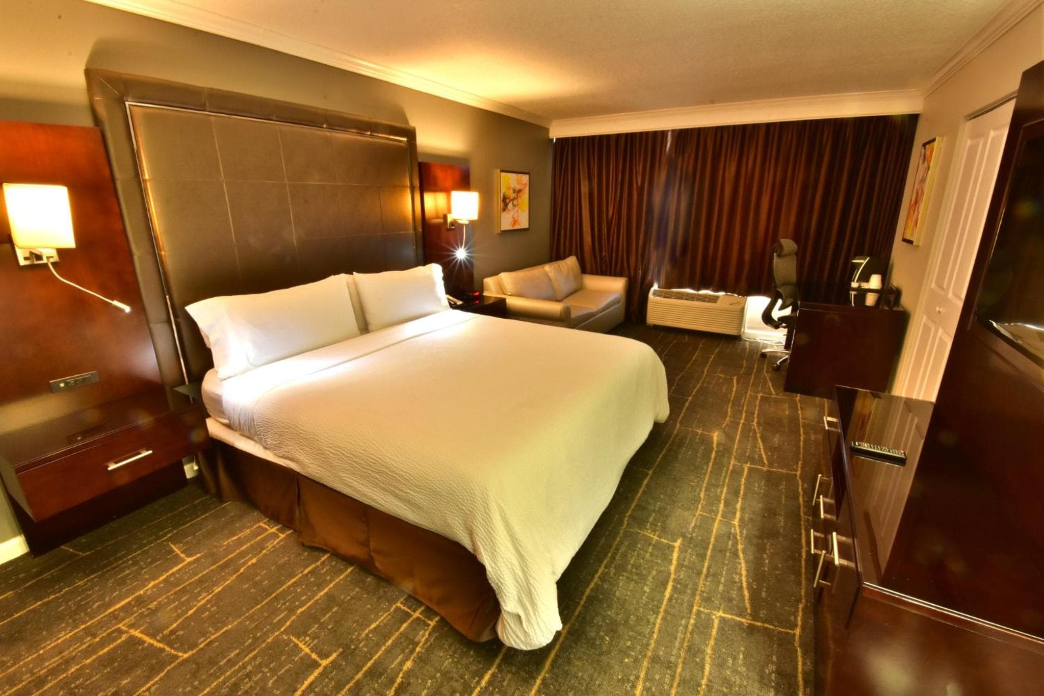 Holiday Inn Orlando East-UCF Area by IHG