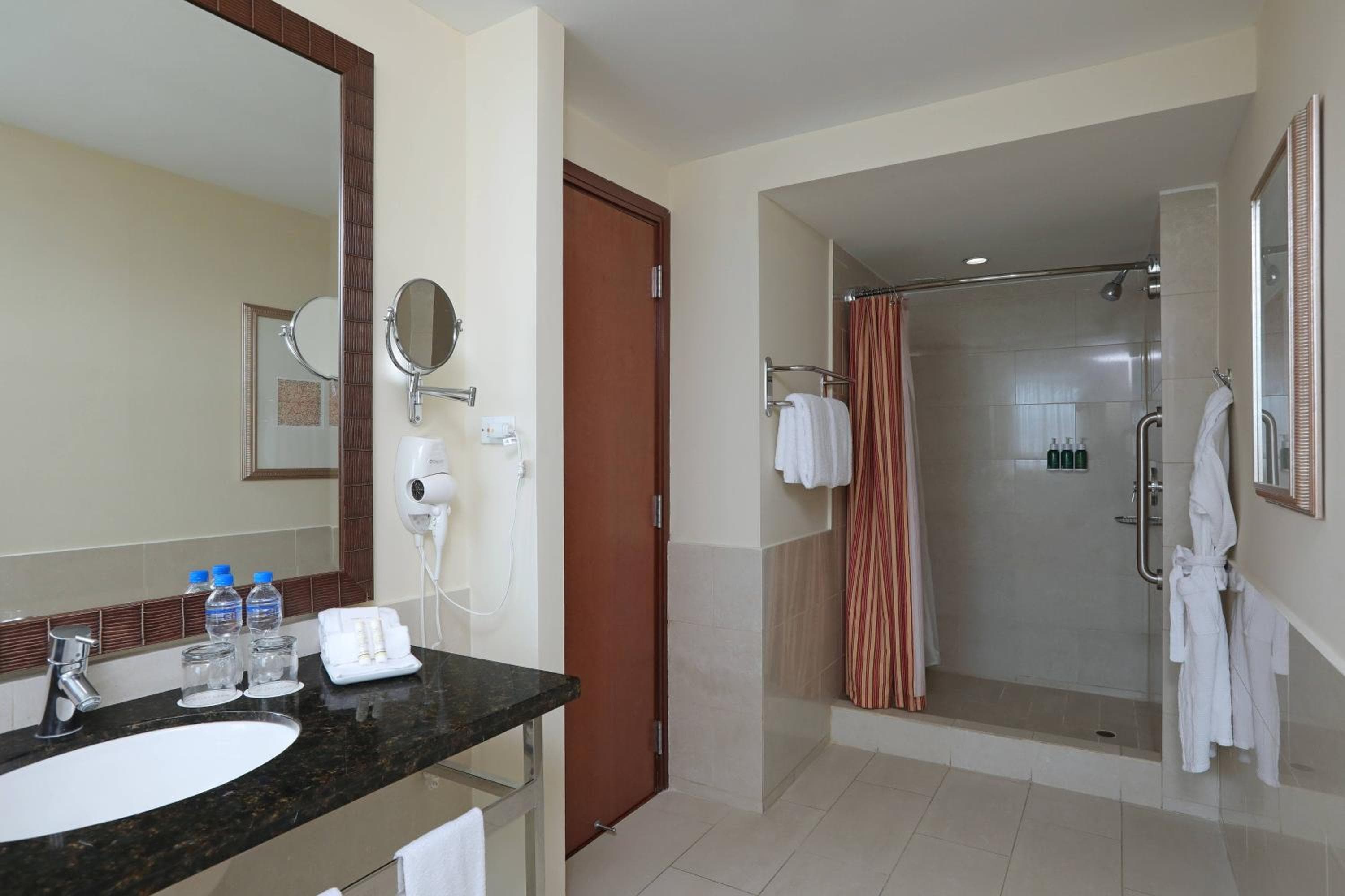 Courtyard by Marriott Panama Multiplaza Mall