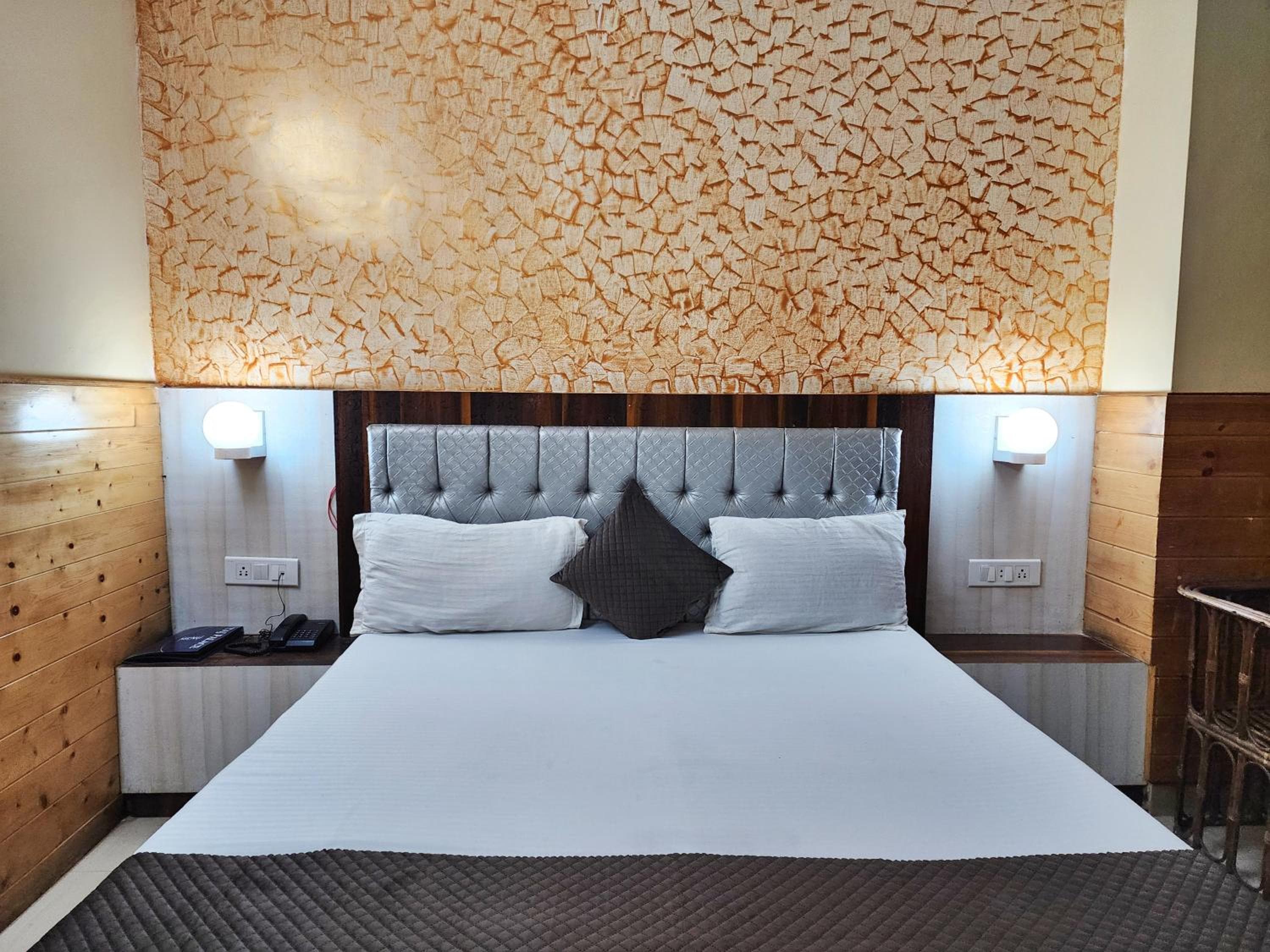 Hotel Taj Palace near Mall Road