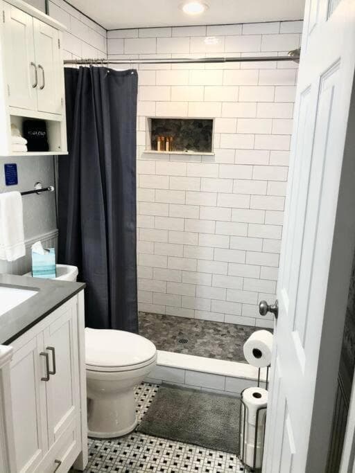 In the Heart of Downtown Dunedin One Bedroom Apt NO KIDS, NO PETS